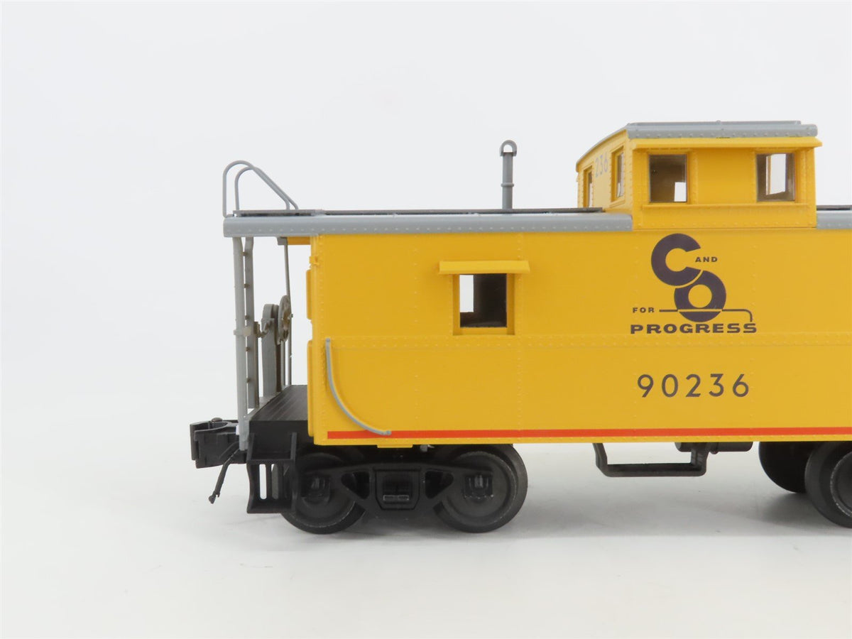 O Gauge 3-Rail Atlas Trainman 2003016-2 C&amp;O Cupola Caboose #90236 w/ Lights
