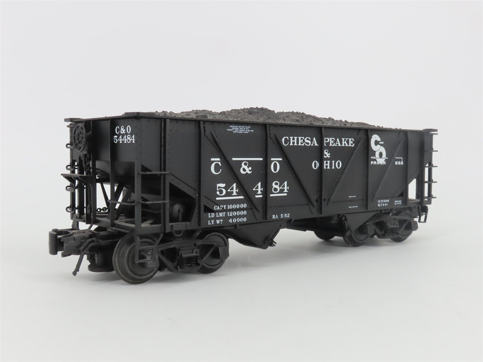 O Gauge 3-Rail Atlas 6438-7 C&O 50-Ton War Emergency 2-Bay Hopper #54484 w/ Load