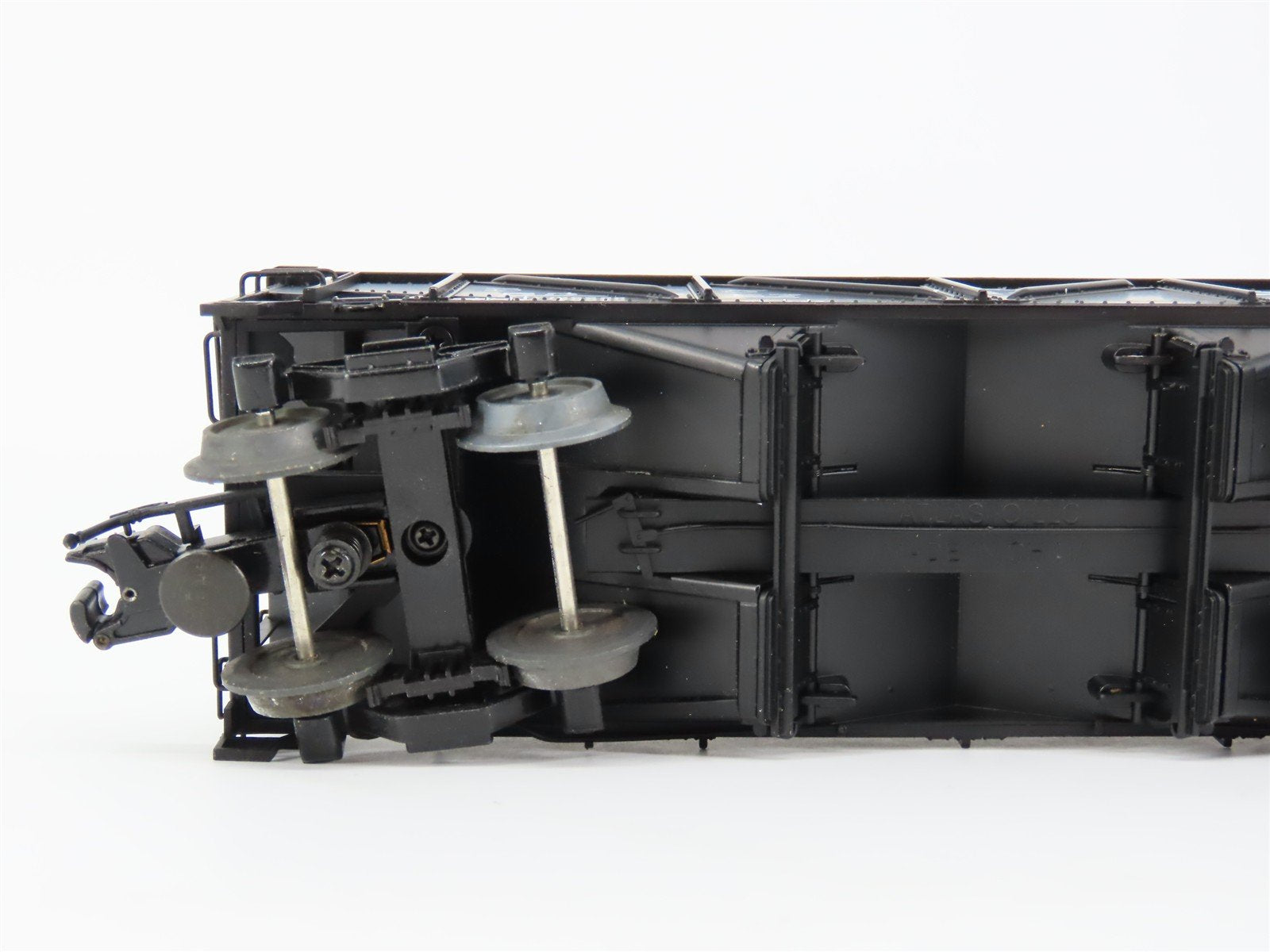 O Gauge 3-Rail Atlas 6438-1 C&O Re-Built War Emergency 2-Bay Hopper 53227 w/Load