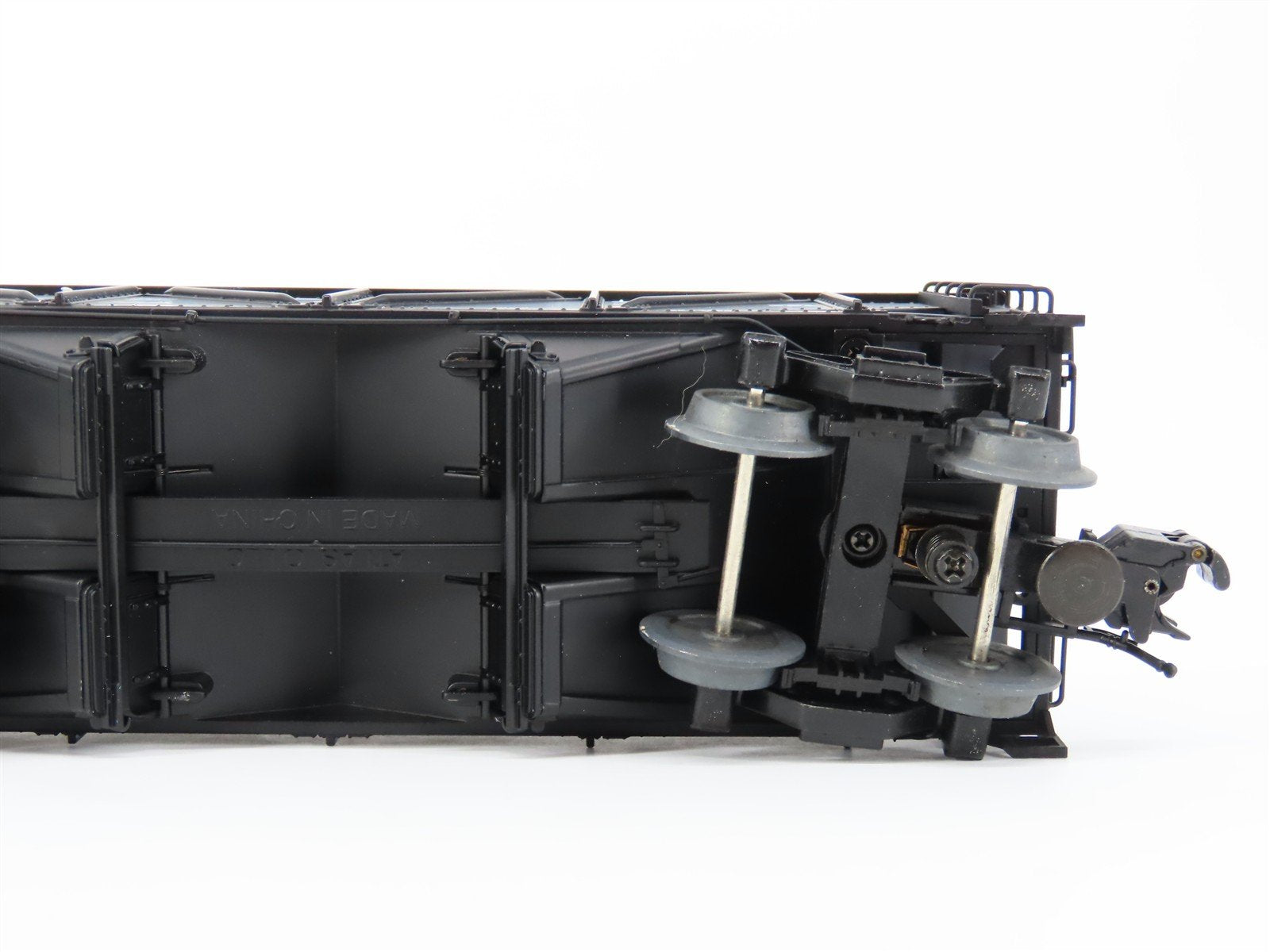 O Gauge 3-Rail Atlas 6438-4 C&O Re-Built War Emergency 2-Bay Hopper 54801 w/Load