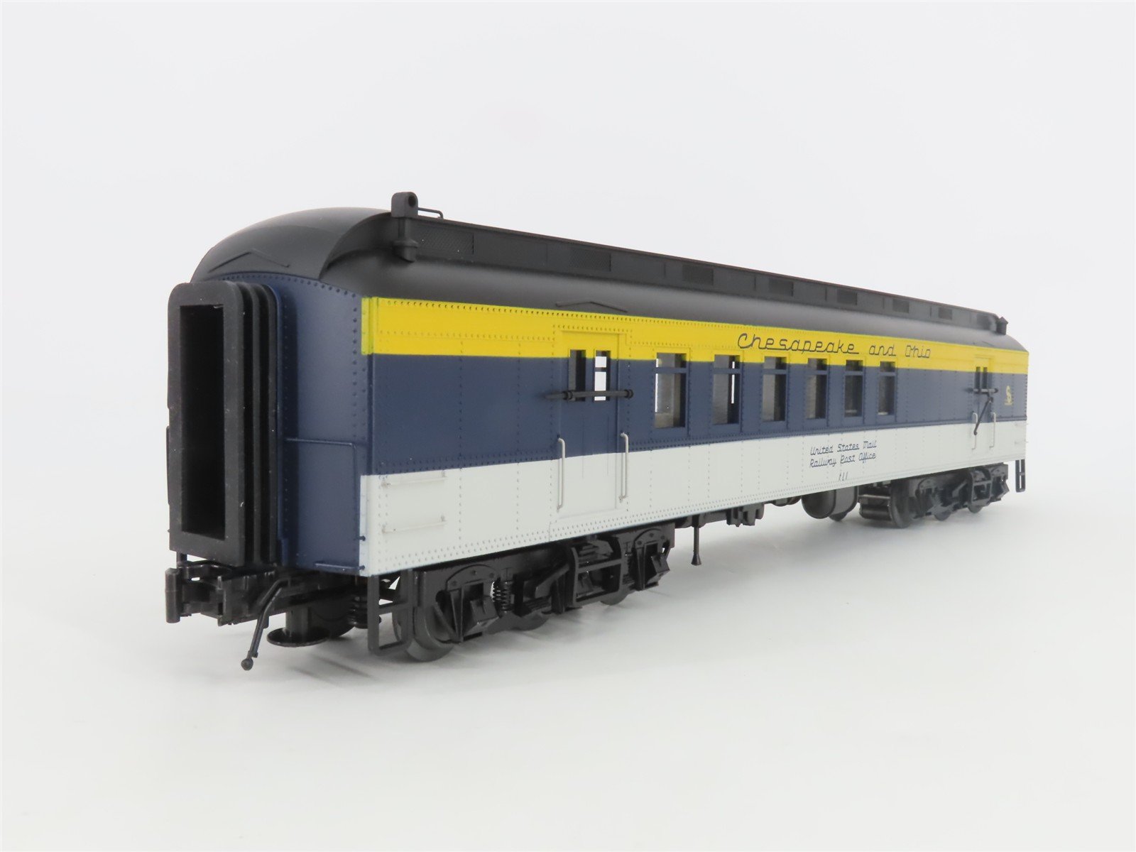 O Gauge 3-Rail Atlas Trainman 2001413-2 C&O 60' US Mail RPO Passenger Car #111