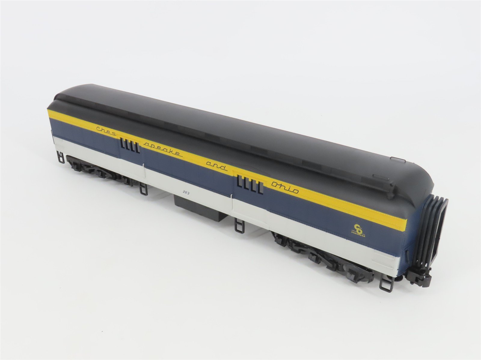 O Gauge 3-Rail Atlas Trainman 2001364-2 C&O 60' Baggage Passenger Car #283