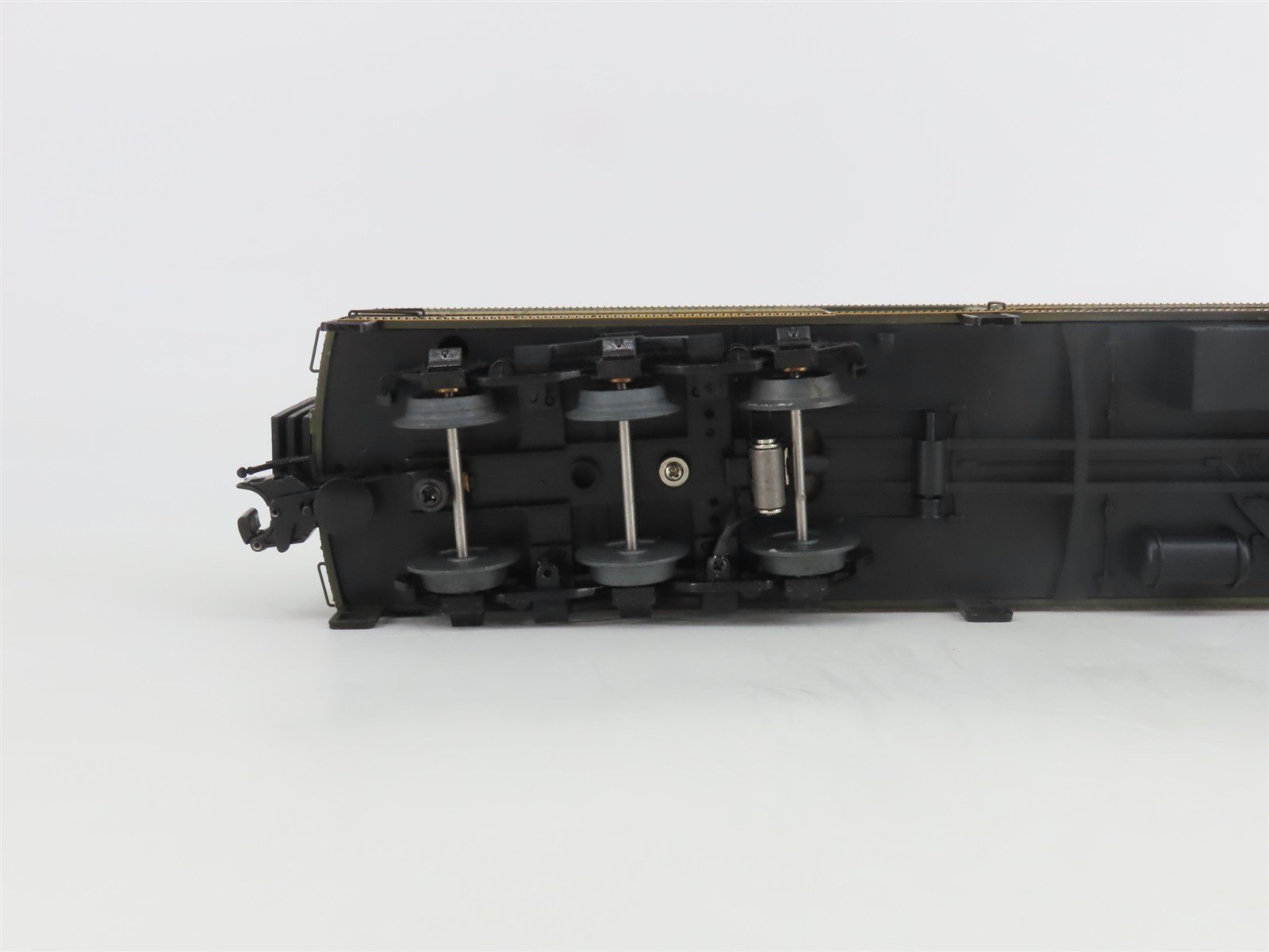 O Gauge 3-Rail Atlas Trainman 2001320-2 GTW 60' Baggage Passenger Car #8805