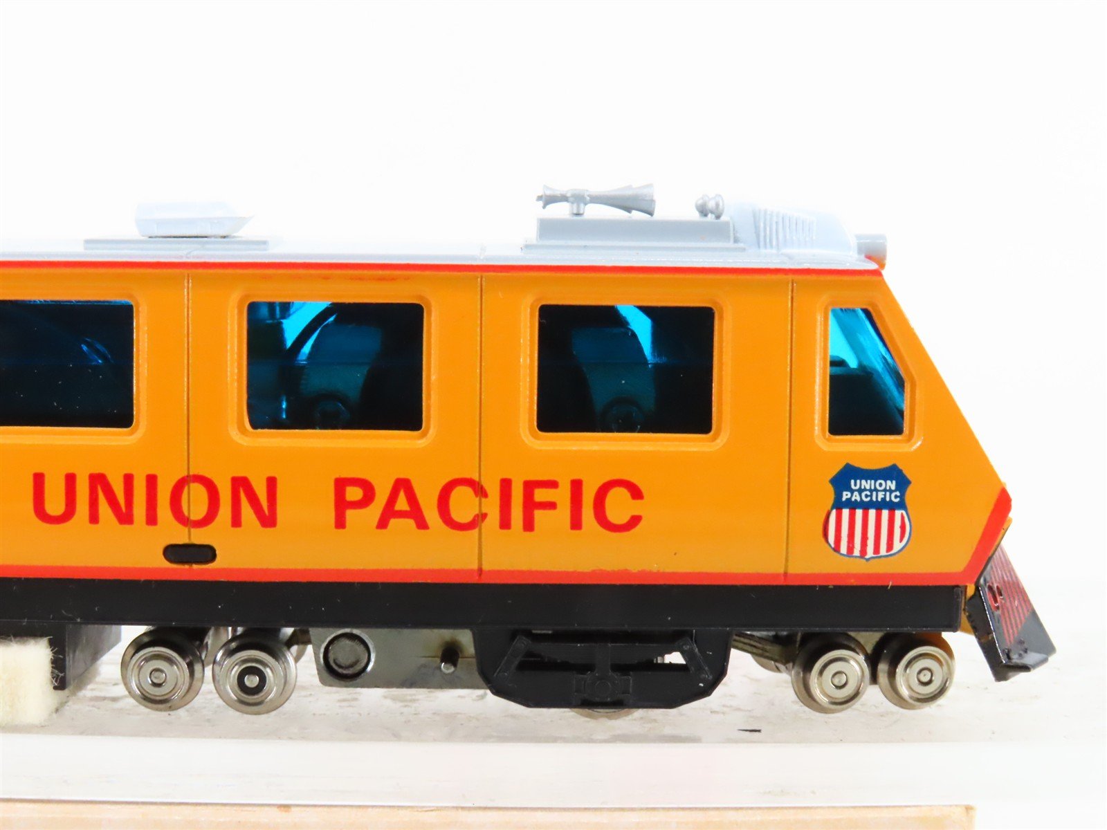 HO Scale Bachmann 608 UP Union Pacific Plasser EM80C Track Cleaning Diesel #EC1