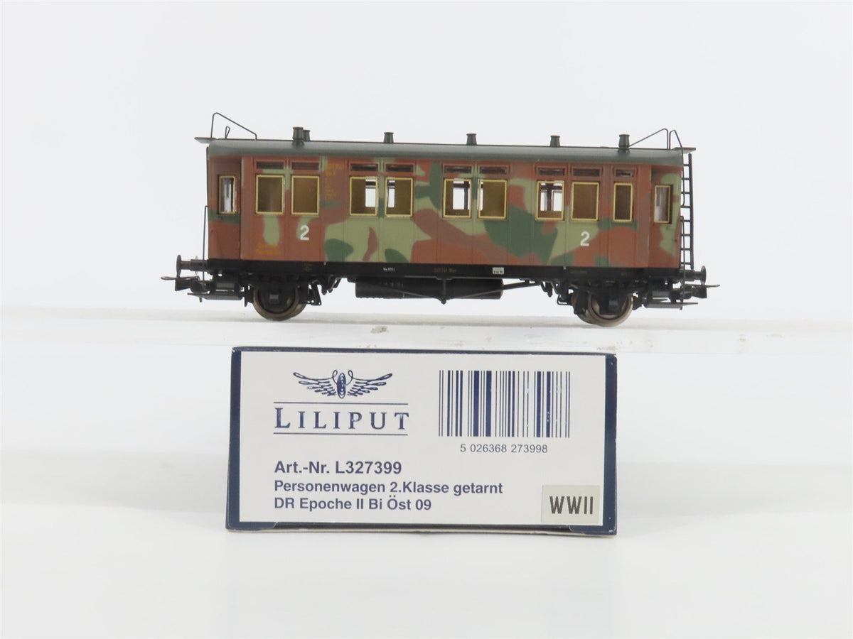 HO Scale Liliput L327399 DR Deutsche Reichsbahn WWII 2nd Class Passenger Car