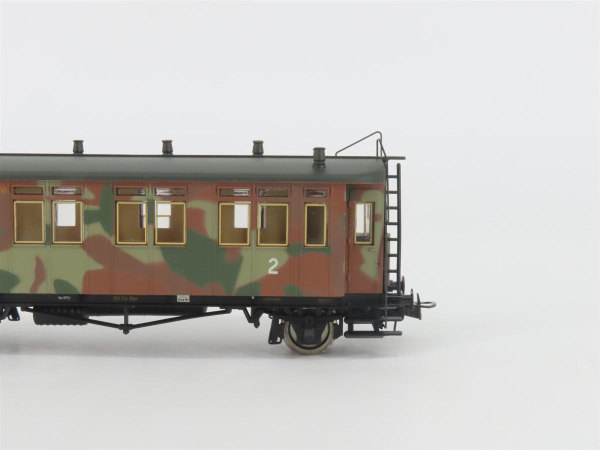 HO Scale Liliput L327399 DR Deutsche Reichsbahn WWII 2nd Class Passenger Car