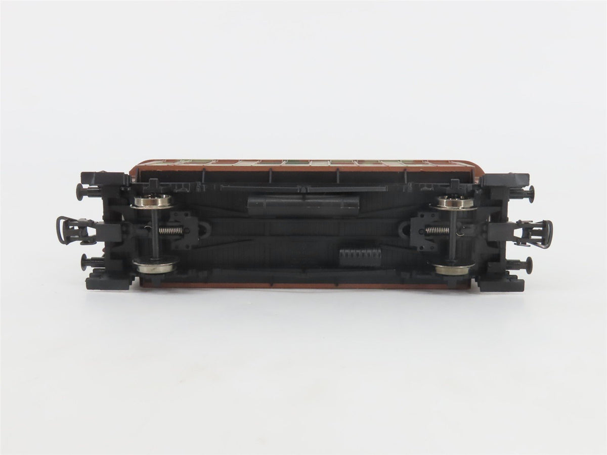 HO Scale Liliput L327399 DR Deutsche Reichsbahn WWII 2nd Class Passenger Car