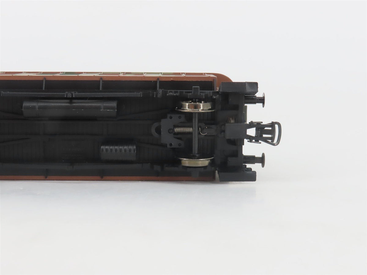 HO Scale Liliput L327399 DR Deutsche Reichsbahn WWII 2nd Class Passenger Car