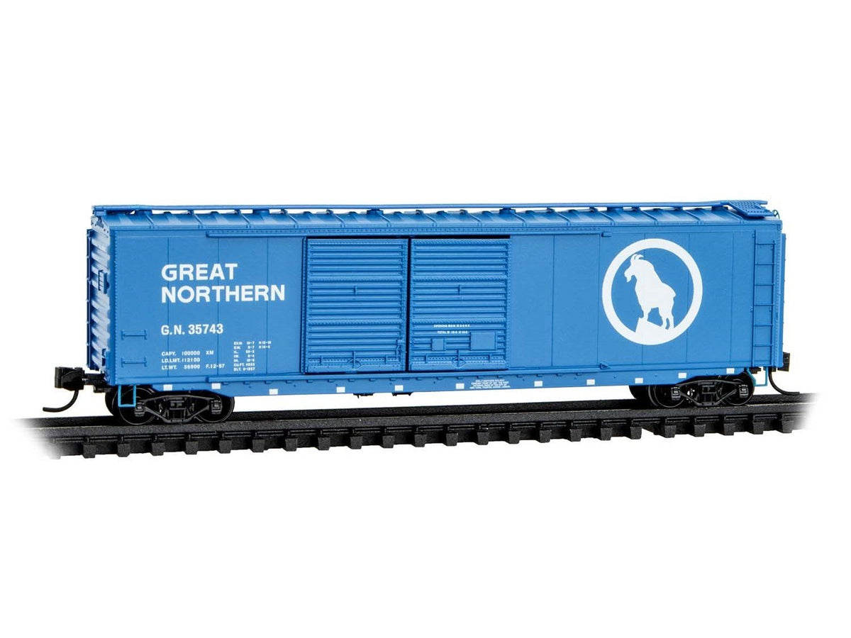 N Micro-Trains MTL 03400490 GN Great Northern &quot;Big Sky Blue&quot; 50&#39; Box Car #35743