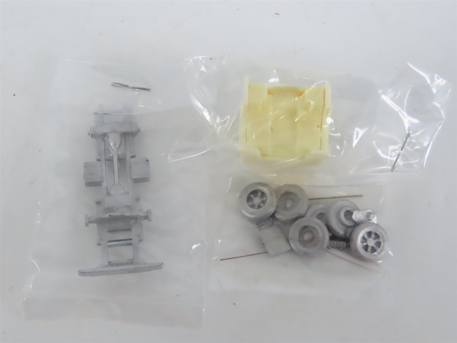 HO 1/87 Scale On-Trak 6100 Undecorated Ford C-500 COE Semi Tractor Vehicle Kit