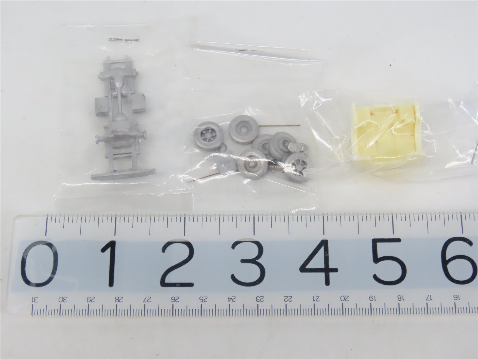 HO 1/87 Scale On-Trak 6100 Undecorated Ford C-500 COE Semi Tractor Vehicle Kit