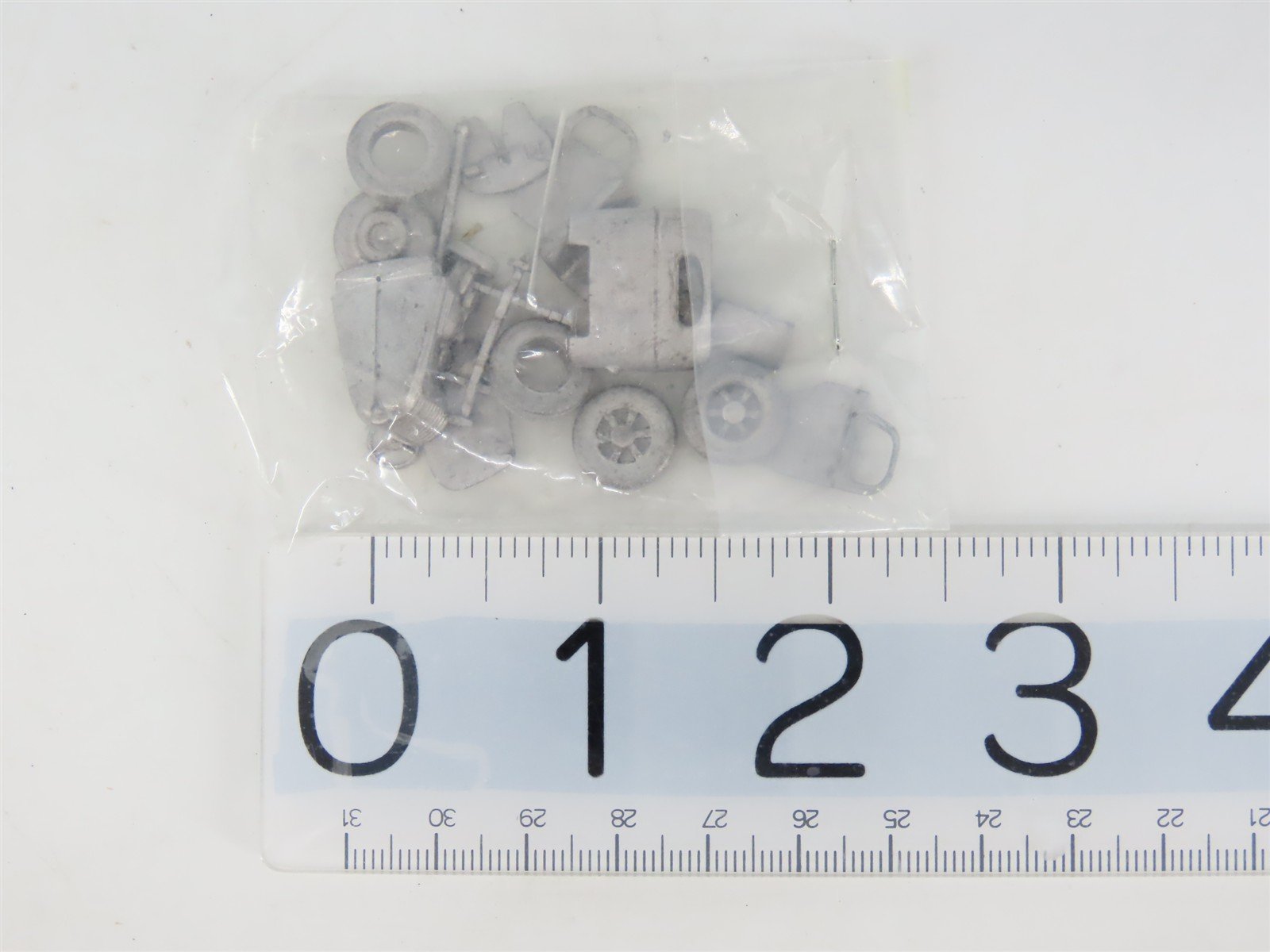 HO 1/87 On-Trak 5041 Undecorated 1947 International Semi Tractor Vehicle Kit