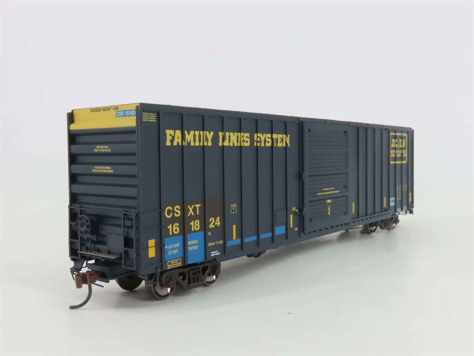 HO Scale Athearn ATH75022 CSXT Ex Family Lines 60' ICC Box Car #161824