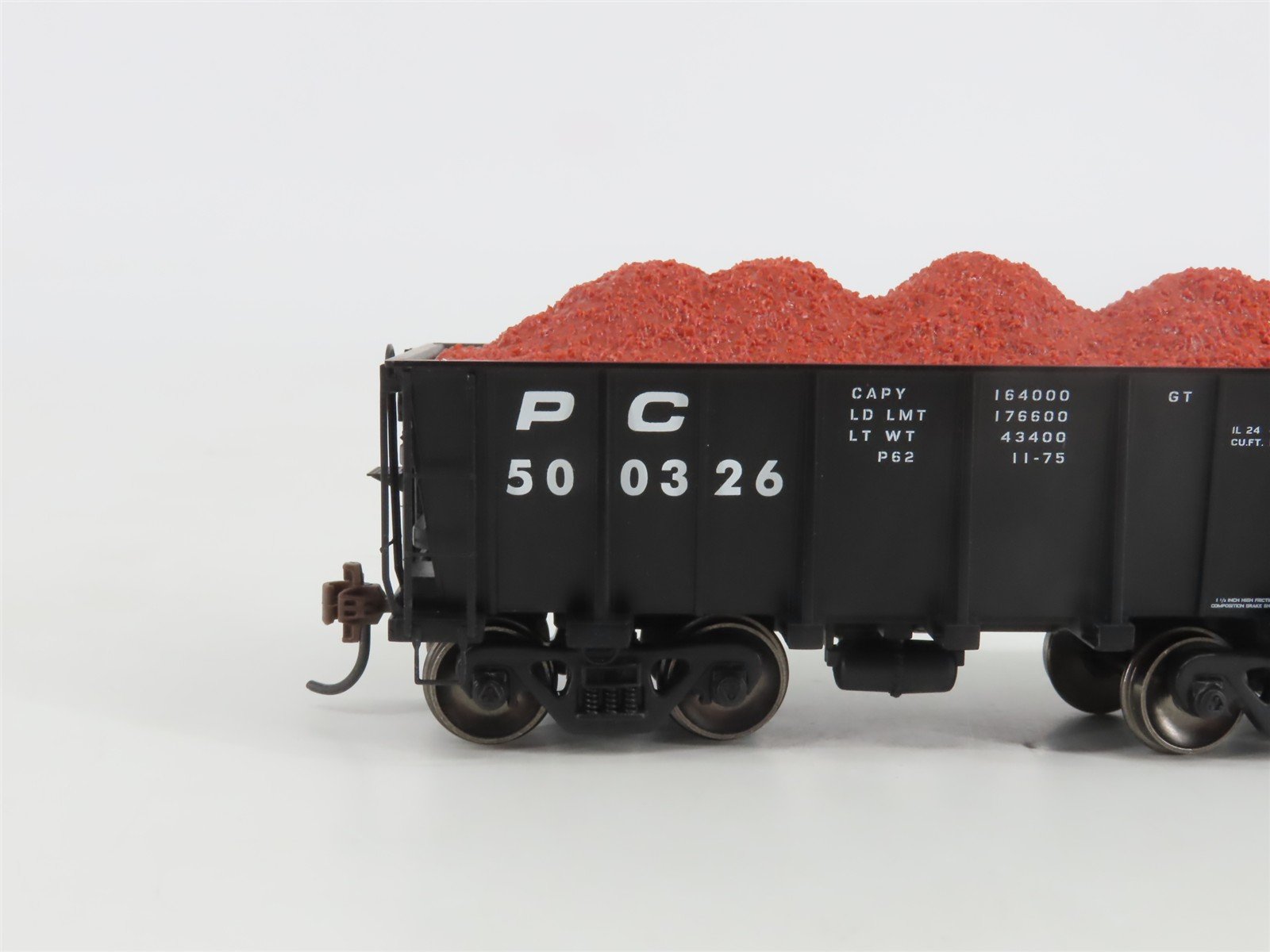 HO Scale Athearn Roundhouse ATH97698 PC Penn Central 26' Ore Car w/ Loads 4-Pack