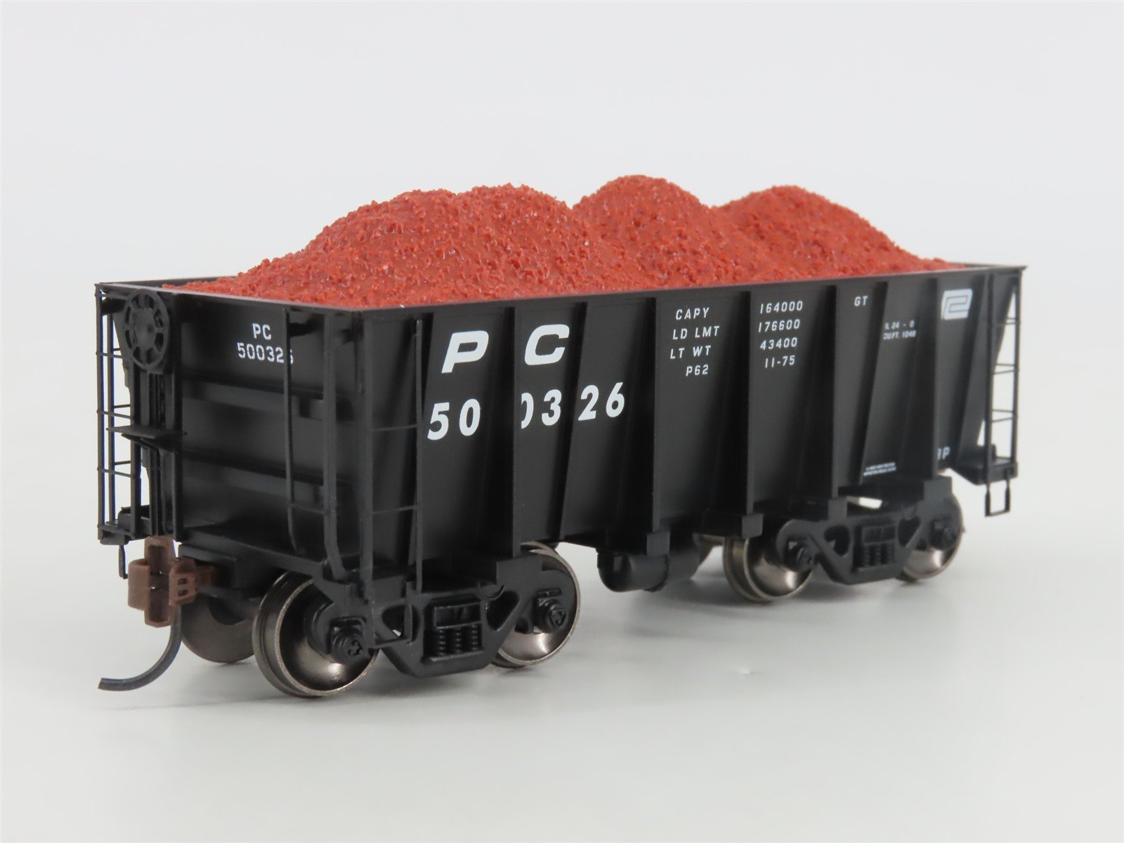 HO Scale Athearn Roundhouse ATH97698 PC Penn Central 26' Ore Car w/ Loads 4-Pack