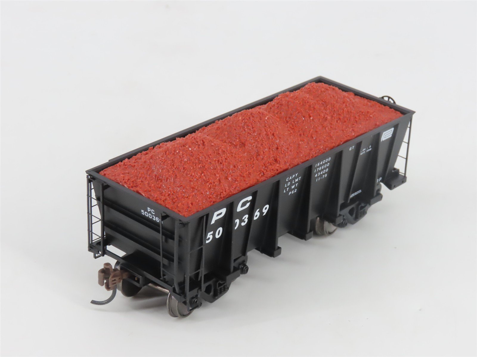 HO Scale Athearn Roundhouse ATH97698 PC Penn Central 26' Ore Car w/ Loads 4-Pack