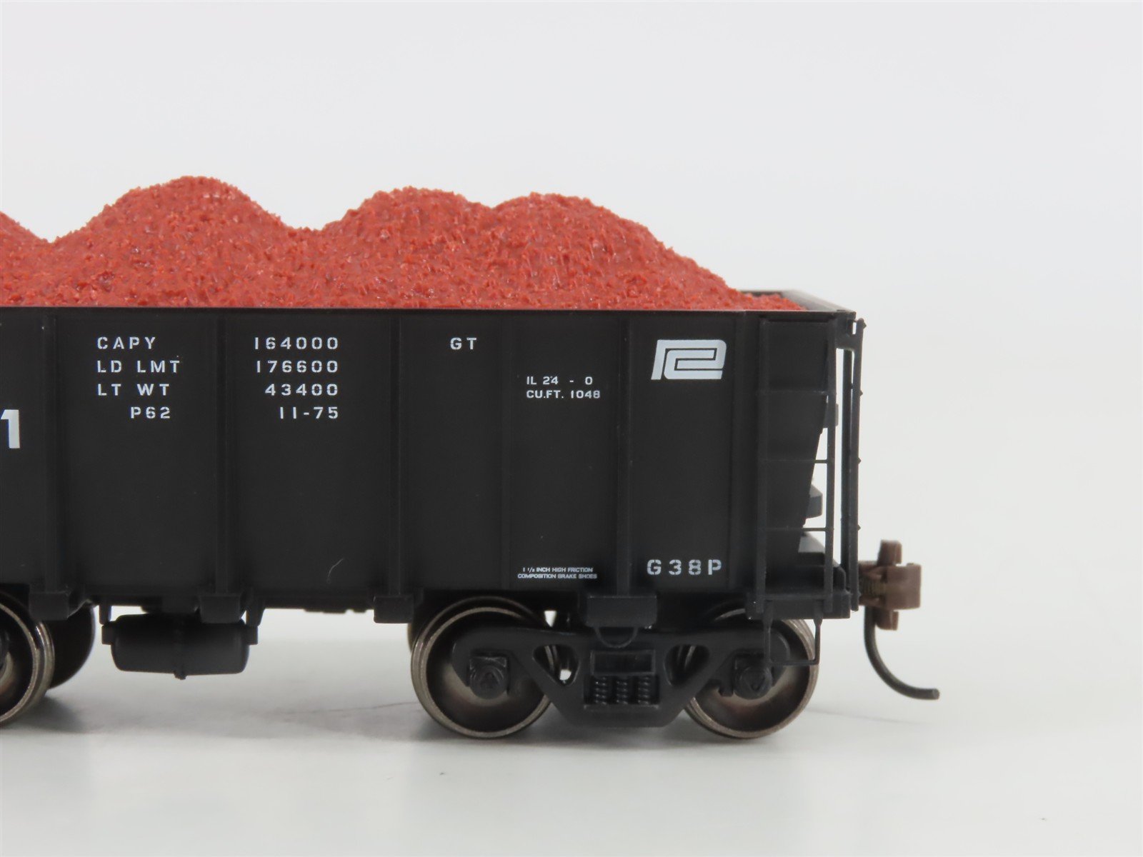 HO Scale Athearn Roundhouse ATH97698 PC Penn Central 26' Ore Car w/ Loads 4-Pack