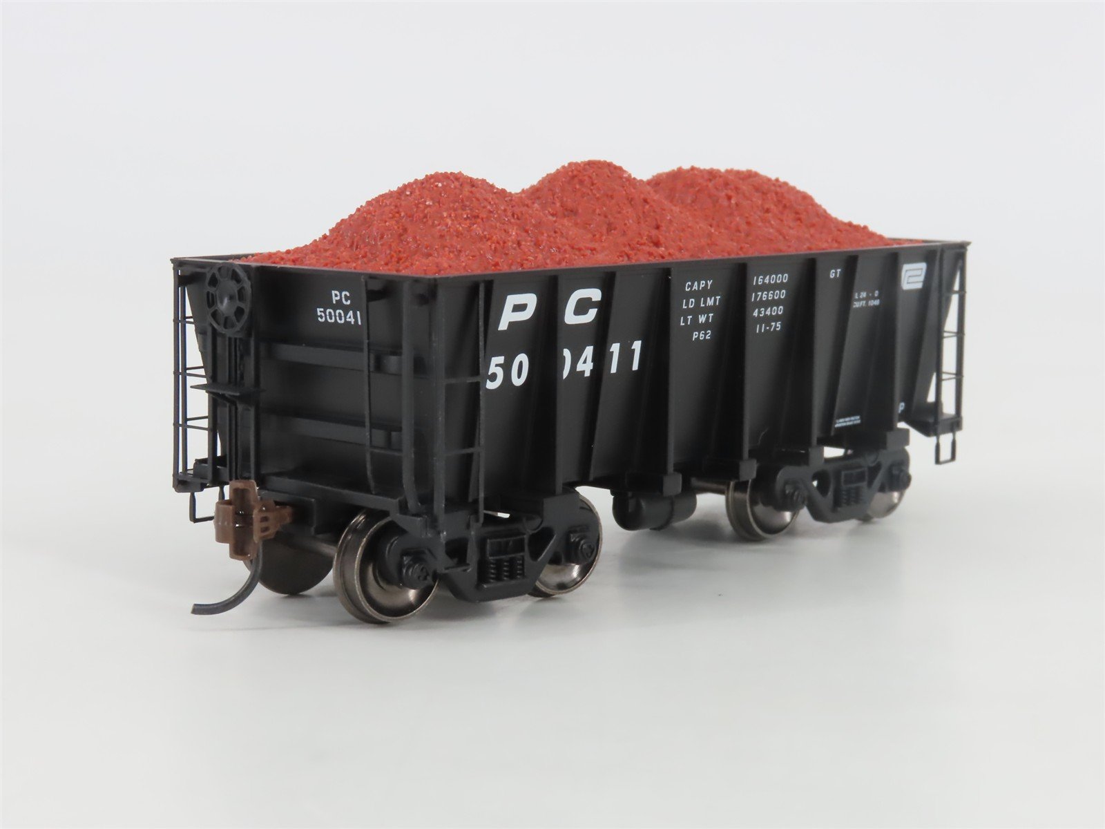 HO Scale Athearn Roundhouse ATH97698 PC Penn Central 26' Ore Car w/ Loads 4-Pack