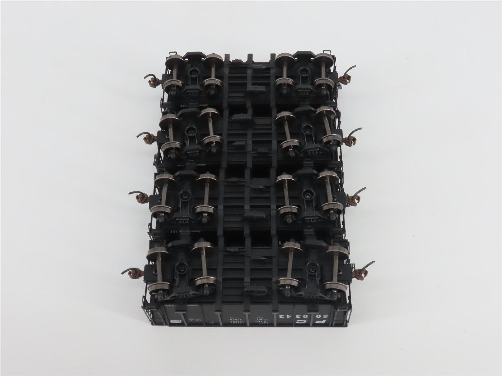 HO Scale Athearn Roundhouse ATH97698 PC Penn Central 26' Ore Car w/ Loads 4-Pack