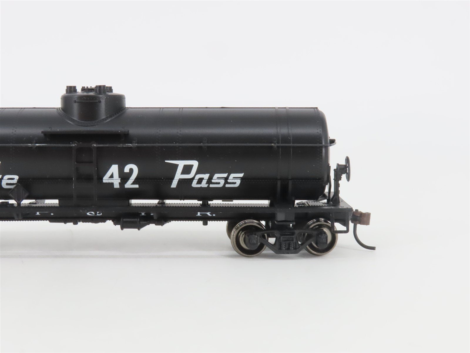 HO Scale Athearn Collectibles 99160 WP&YR White Pass & Yukon Route Tank Car #42