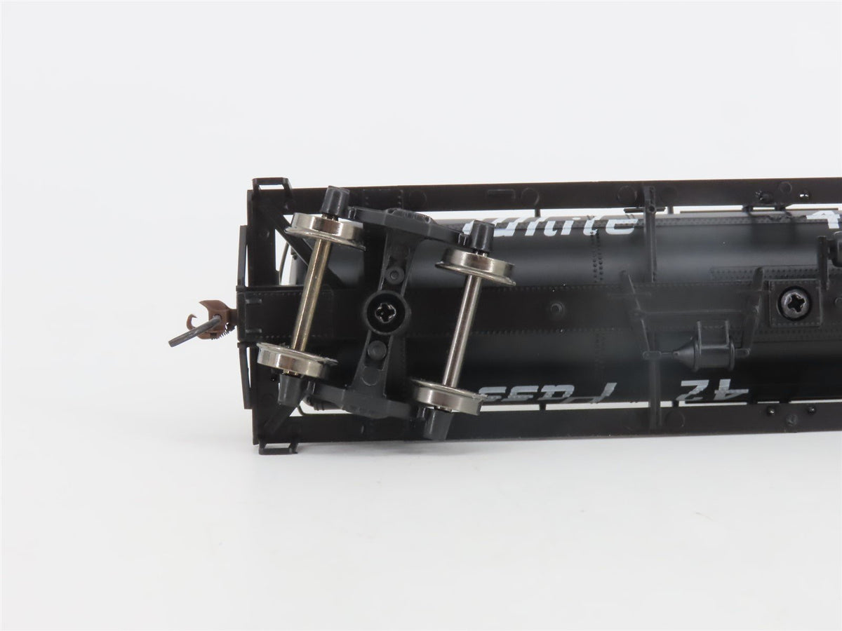 HO Scale Athearn Collectibles 99160 WP&amp;YR White Pass &amp; Yukon Route Tank Car #42