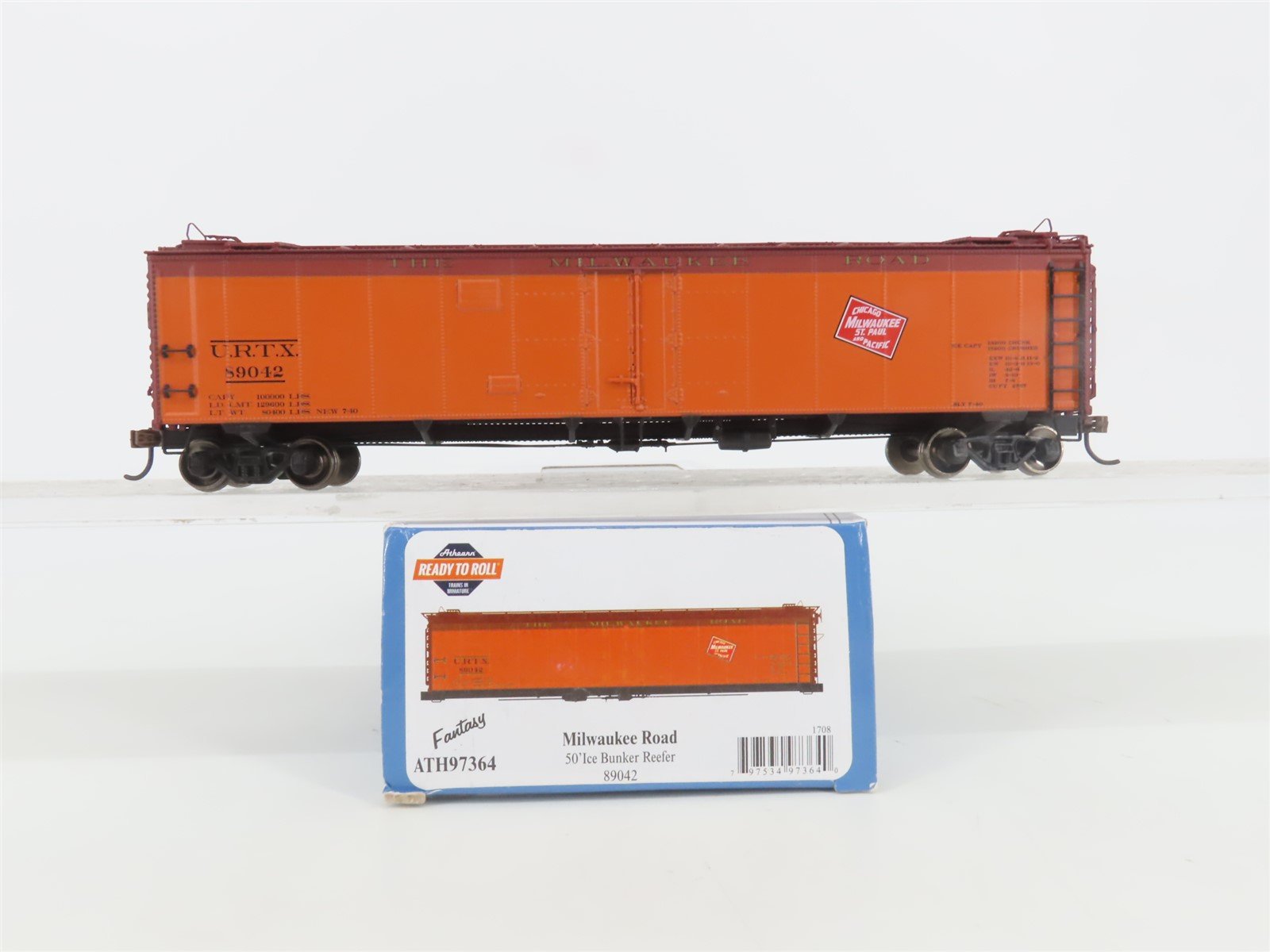 HO Scale Athearn ATH97364 URTX MILW Milwaukee Road 50' Ice Bunker Reefer #89042