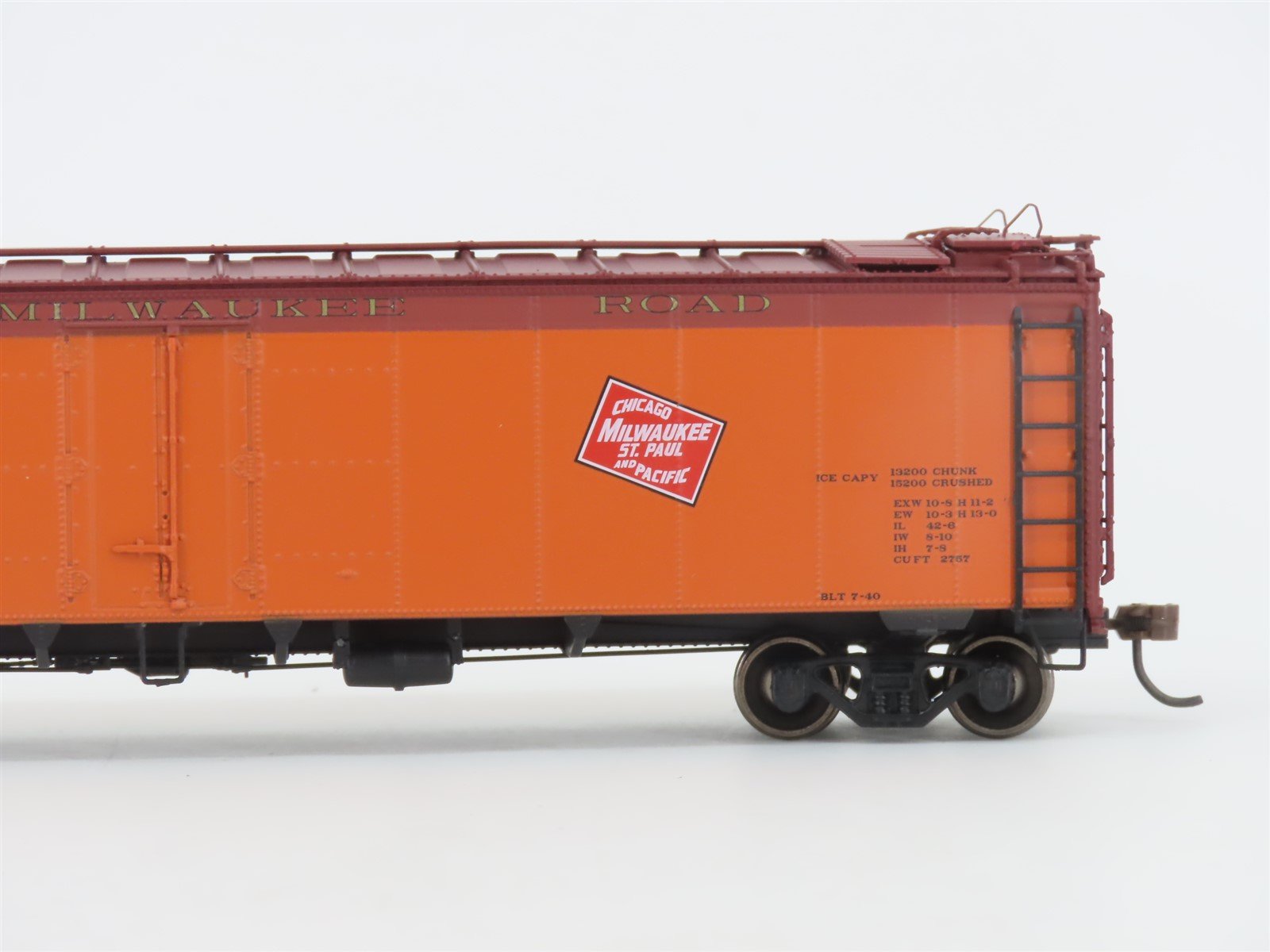 HO Scale Athearn ATH97364 URTX MILW Milwaukee Road 50' Ice Bunker Reefer #89042