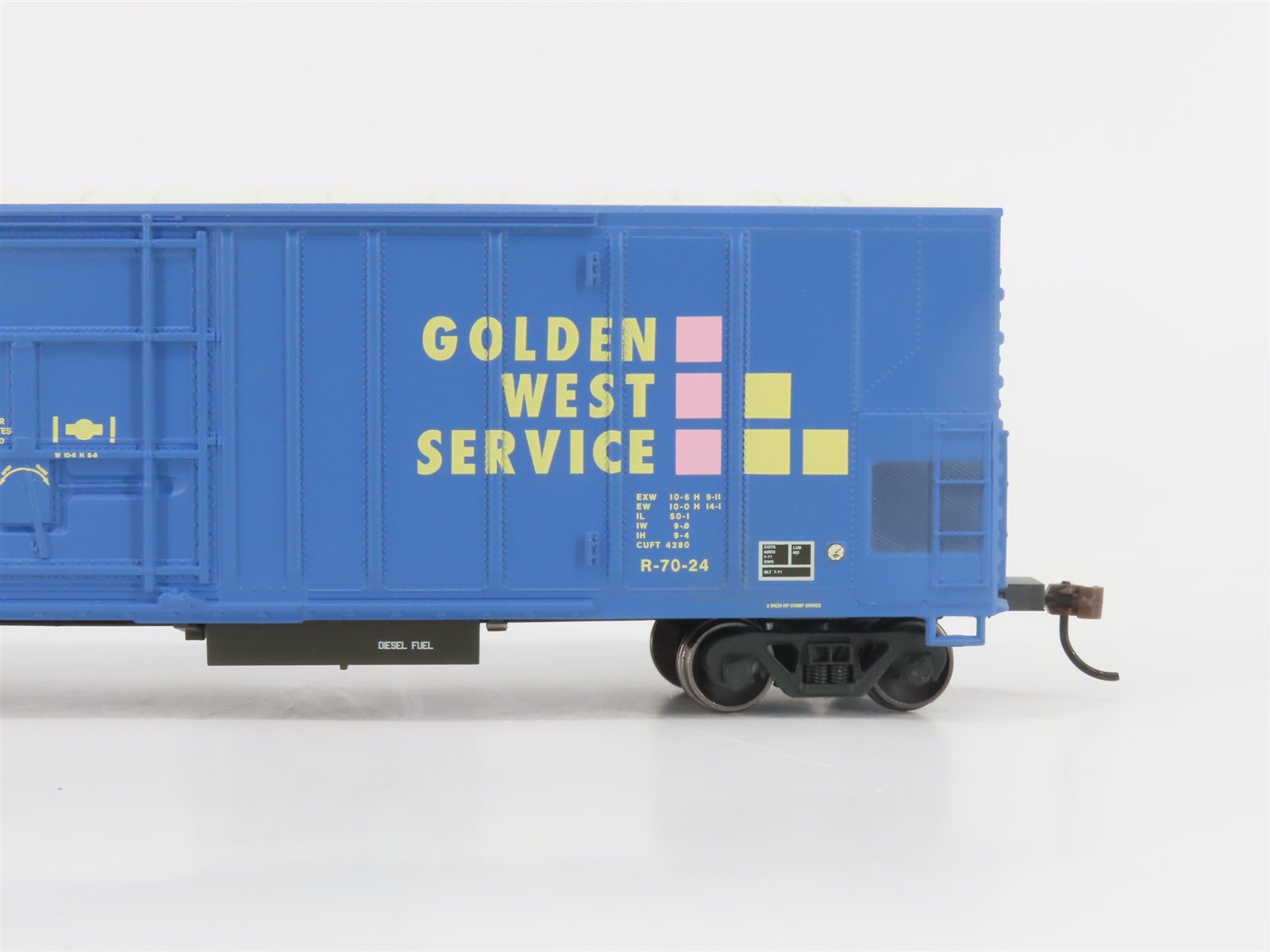 HO Scale Athearn ATH71470 VCY Golden West Service 57' Mechanical Reefer #25077