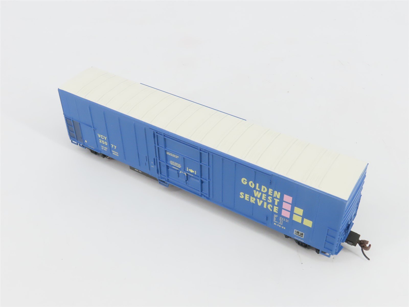 HO Scale Athearn ATH71470 VCY Golden West Service 57' Mechanical Reefer #25077