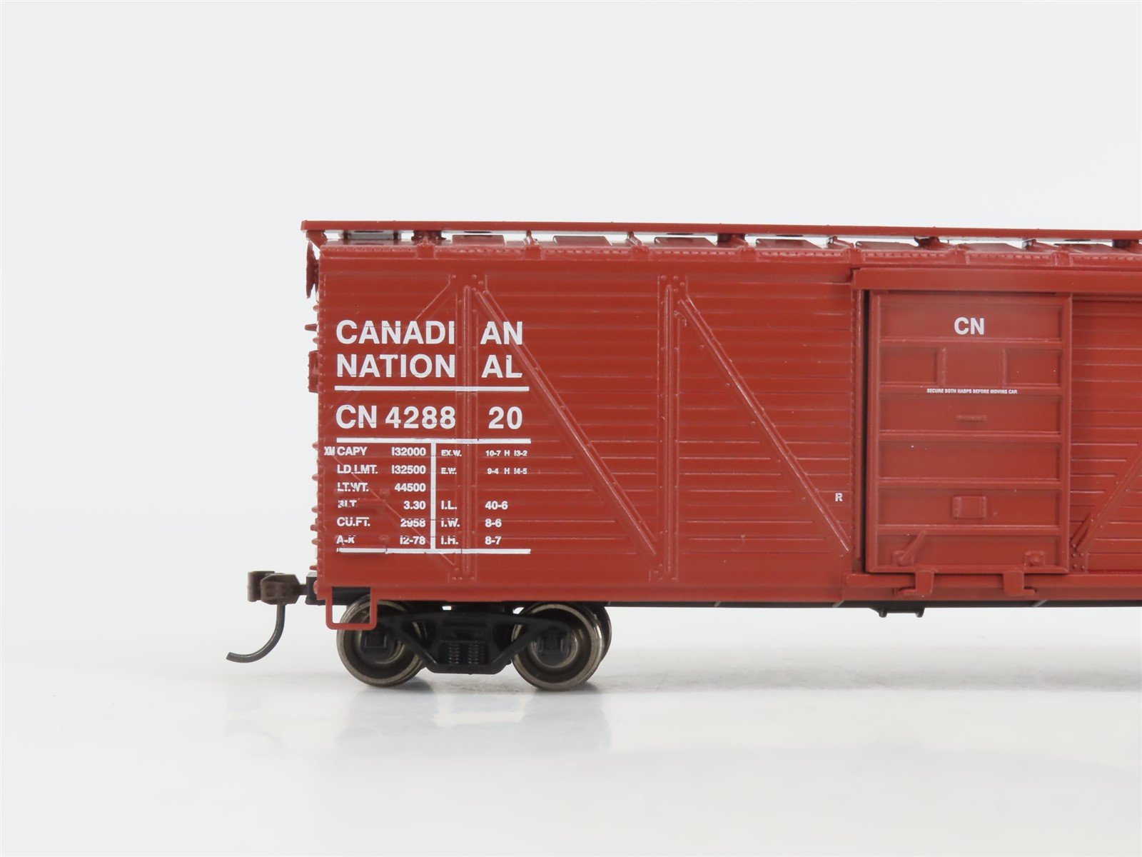 HO Scale Athearn Roundhouse RND2885 CN Canadian National 40' Box Car #428820