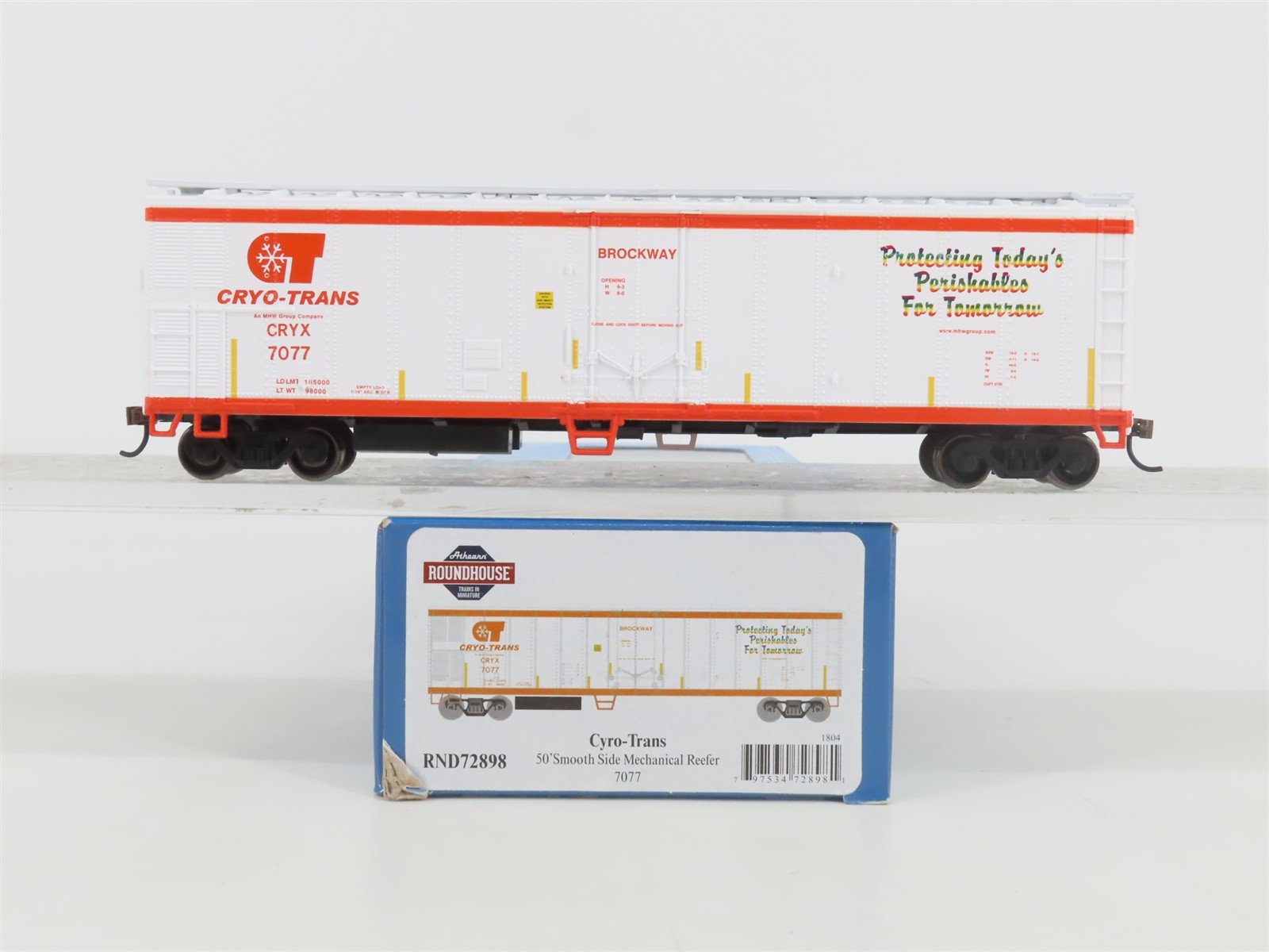 HO Scale Athearn Roundhouse RND72898 CRYX Cryo-Trans 50' Mechanical Reefer #7077