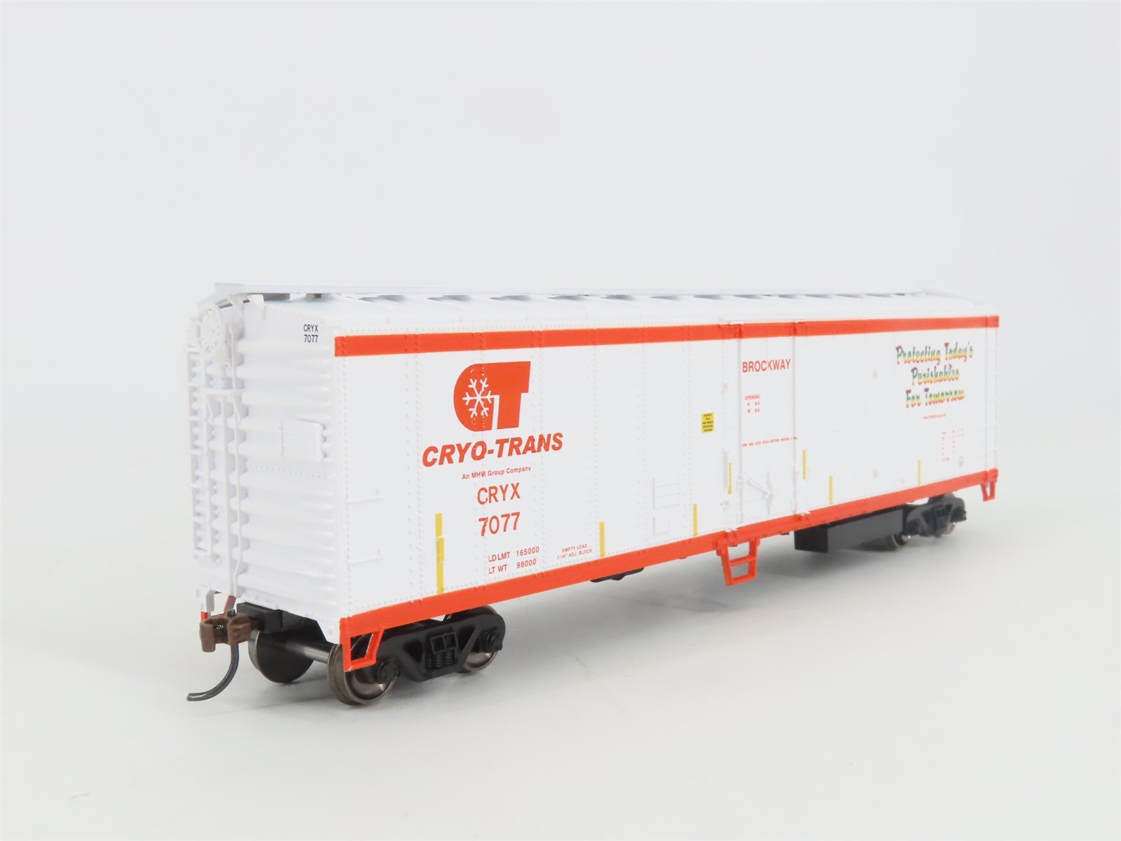 HO Scale Athearn Roundhouse RND72898 CRYX Cryo-Trans 50' Mechanical Reefer #7077