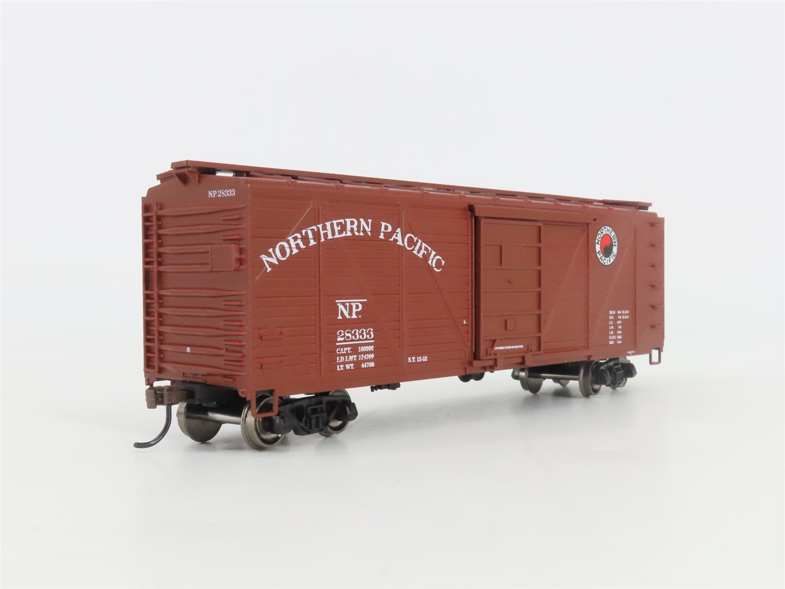 HO Scale Athearn Roundhouse RND2892 NP Northern Pacific 40' Box Car #28333