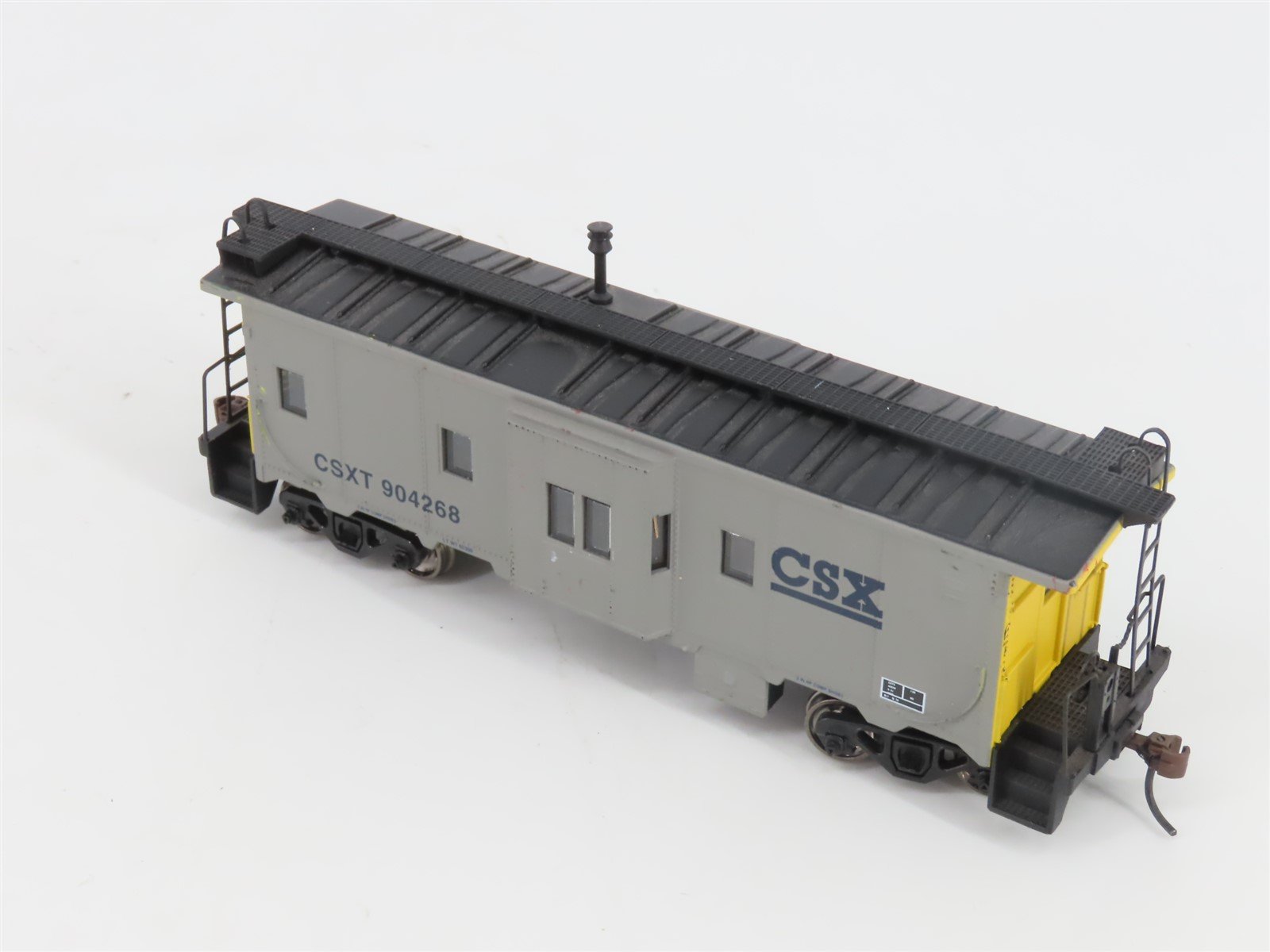 HO Scale Athearn CSXT Railroad Bay Window Caboose #904268