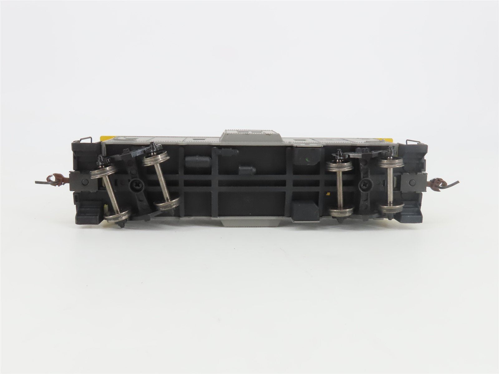 HO Scale Athearn CSXT Railroad Bay Window Caboose #904268