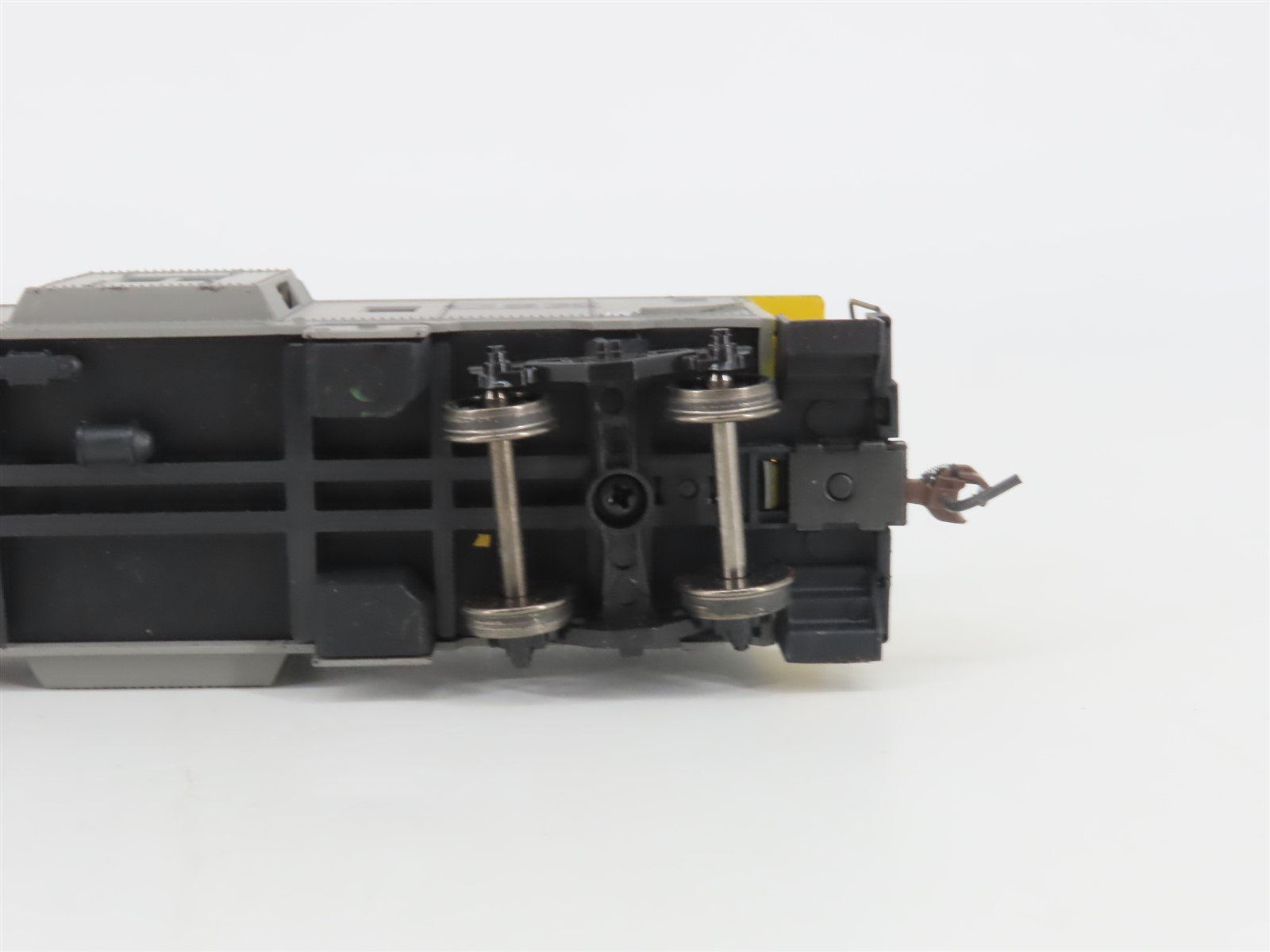 HO Scale Athearn CSXT Railroad Bay Window Caboose #904268