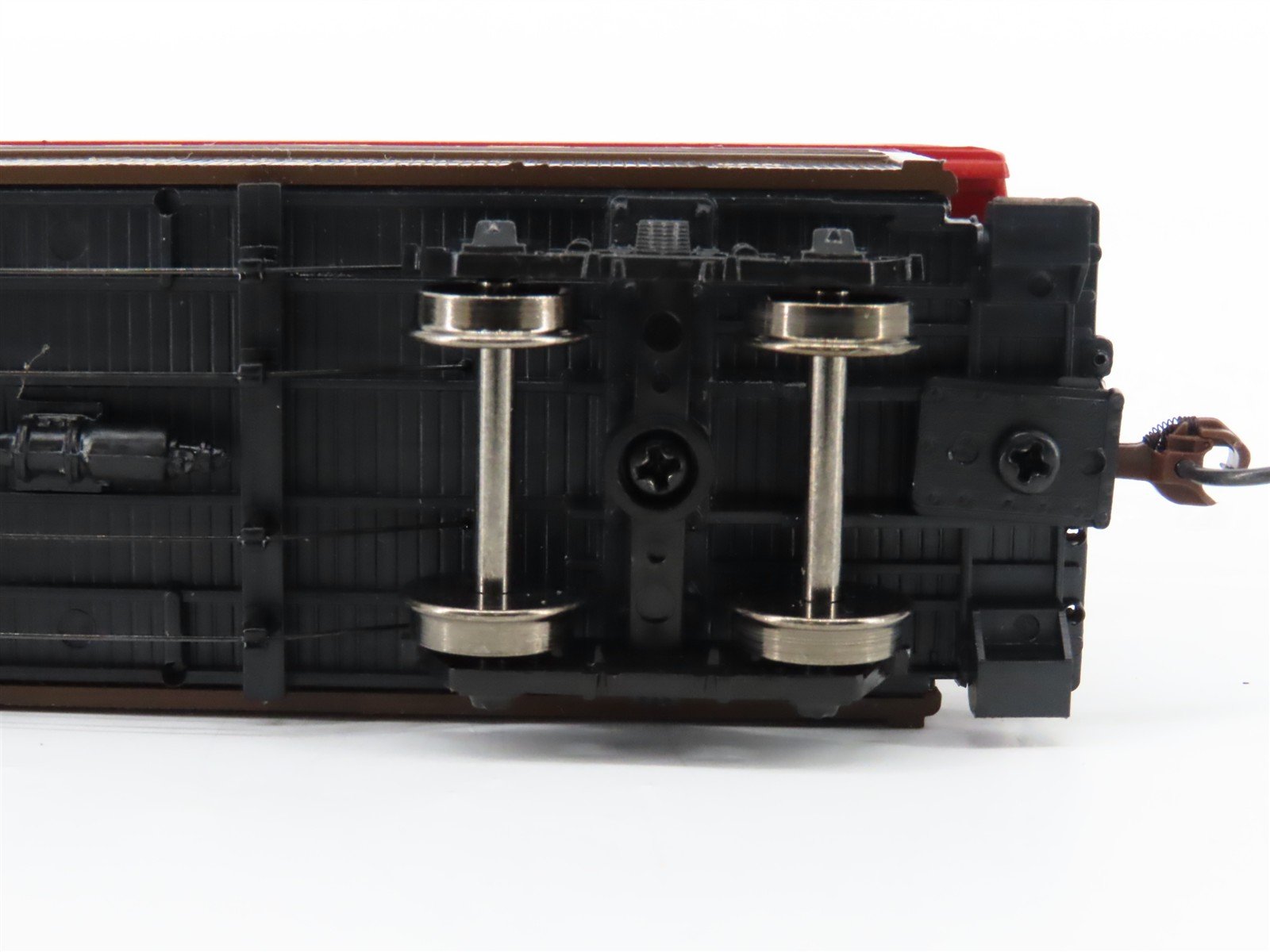 HO Scale Athearn 99468 WP&YR White Pass & Yukon Overton Coach Passenger #105