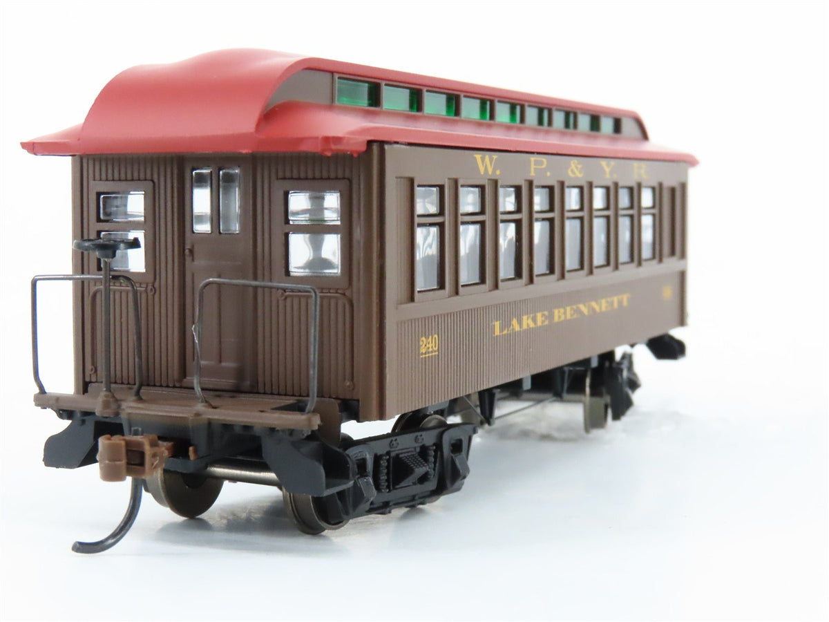 HO Scale Athearn RND99287 WP&amp;YR White Pass &amp; Yukon Coach Passenger Car #240