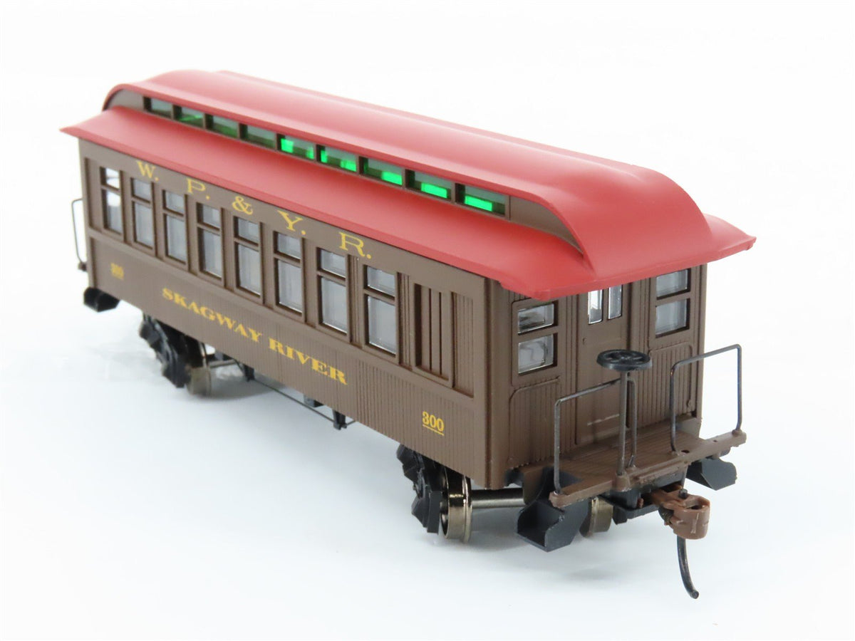 HO Scale Athearn RND99162 WP&amp;YR White Pass &amp; Yukon Coach Passenger Car #300