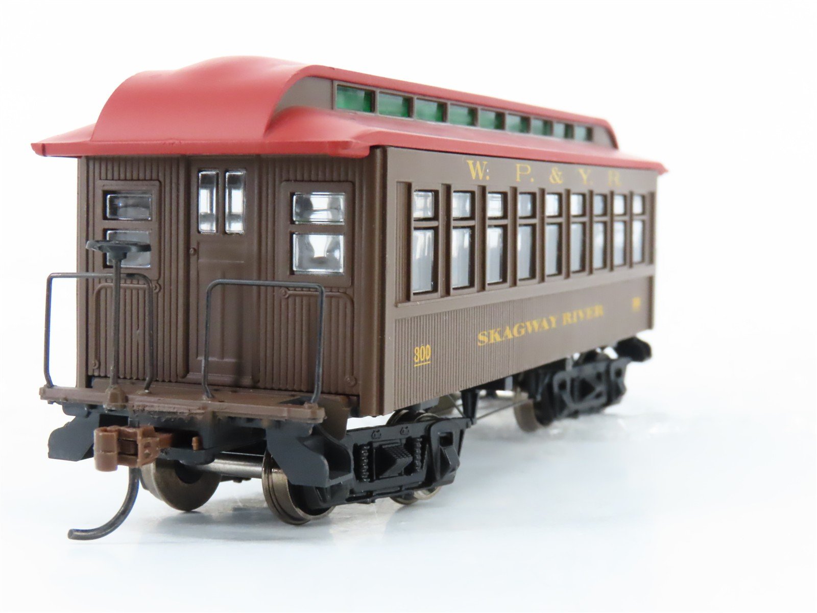 HO Scale Athearn RND99162 WP&YR White Pass & Yukon Coach Passenger Car #300