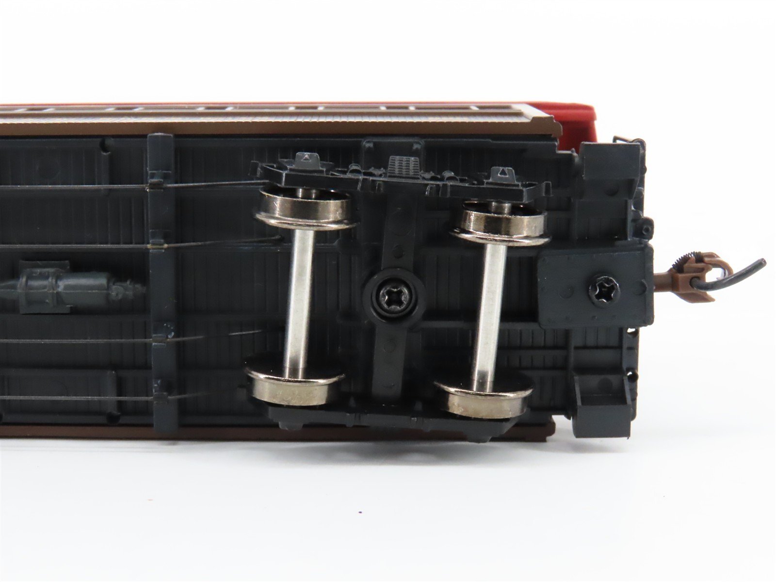 HO Scale Athearn RND99162 WP&YR White Pass & Yukon Coach Passenger Car #300