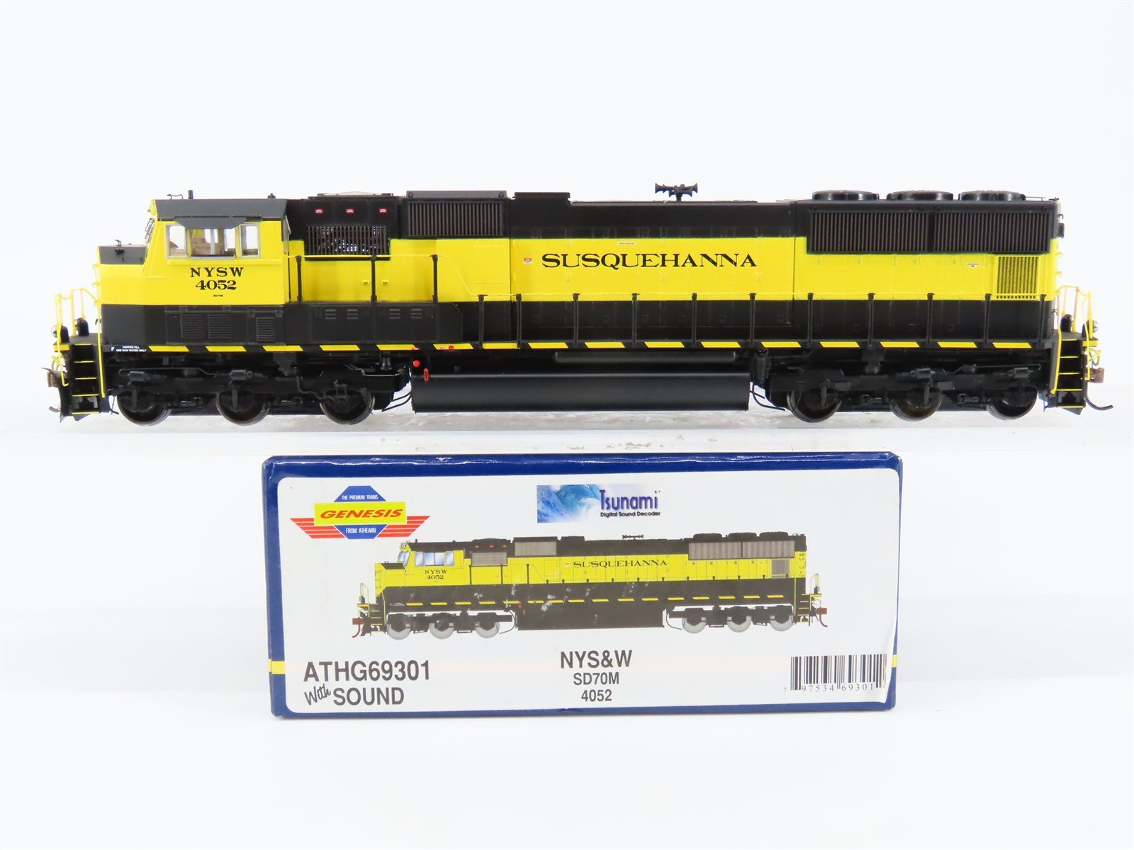 HO Athearn Genesis ATHG69301 NYSW Susquehanna SD70M Diesel #4052 w/ DCC & Sound