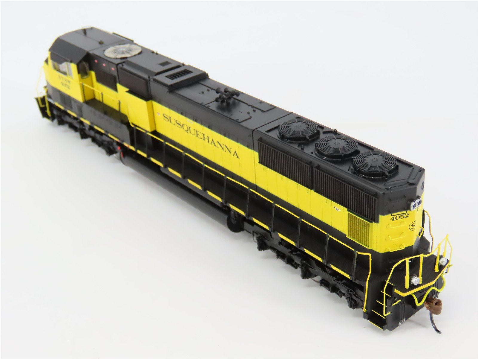 HO Athearn Genesis ATHG69301 NYSW Susquehanna SD70M Diesel #4052 w/ DCC & Sound