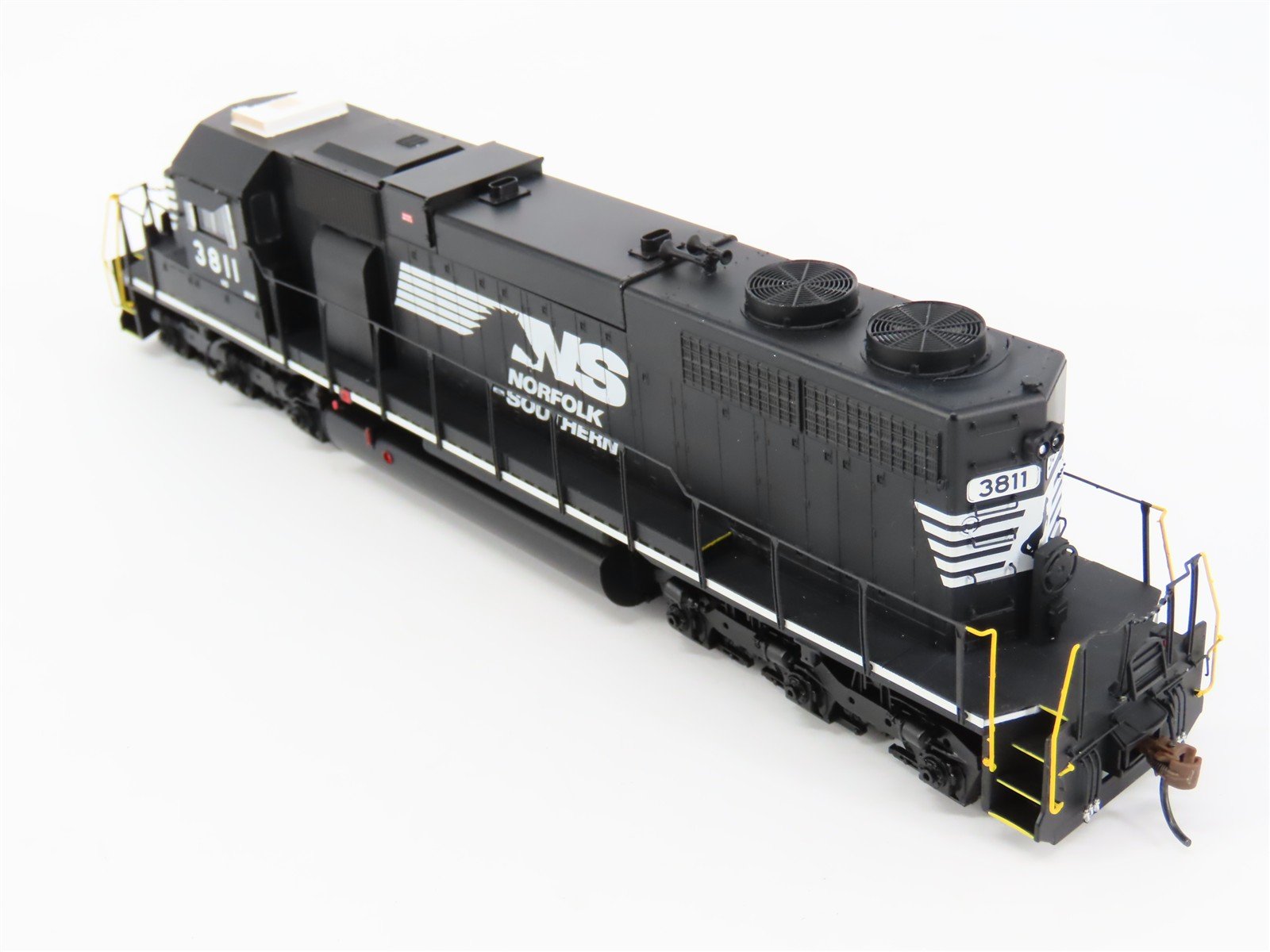 HO Athearn ATH88486 NS Norfolk Southern EMD SD38 Diesel #3811 - DCC Ready