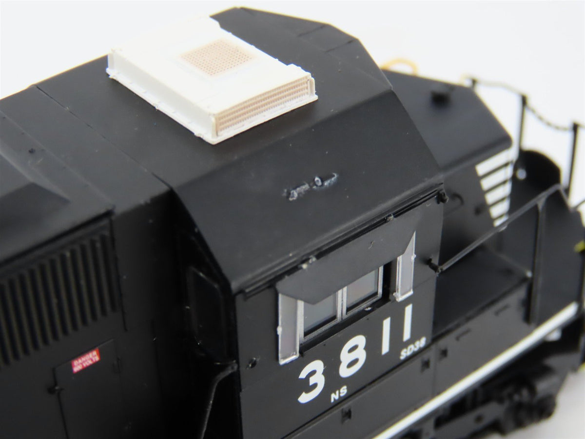 HO Athearn ATH88486 NS Norfolk Southern EMD SD38 Diesel #3811 - DCC Ready