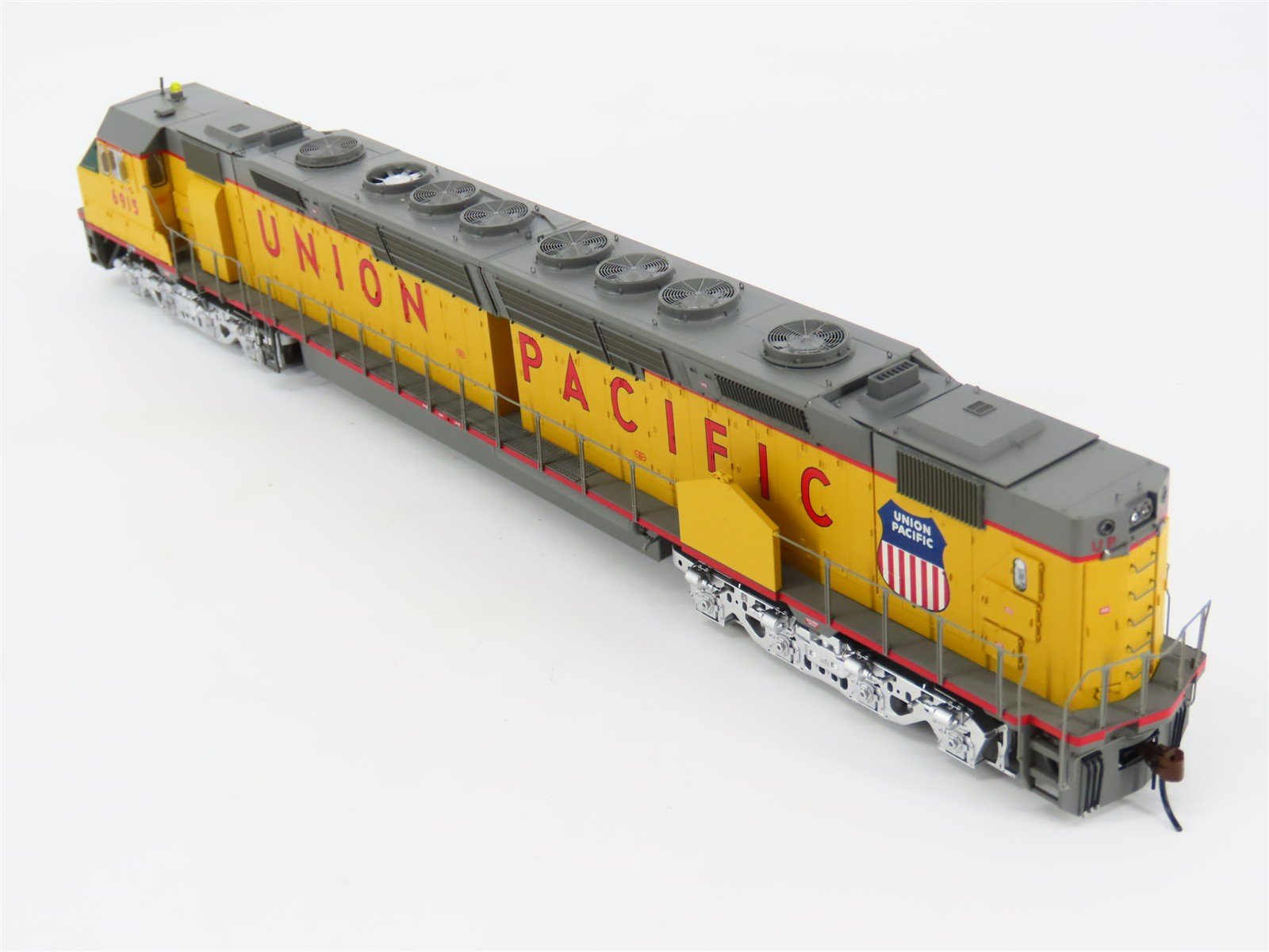 HO Athearn Genesis G69552 UP Union Pacific DDA40X Diesel #6915 w/ DCC & Sound