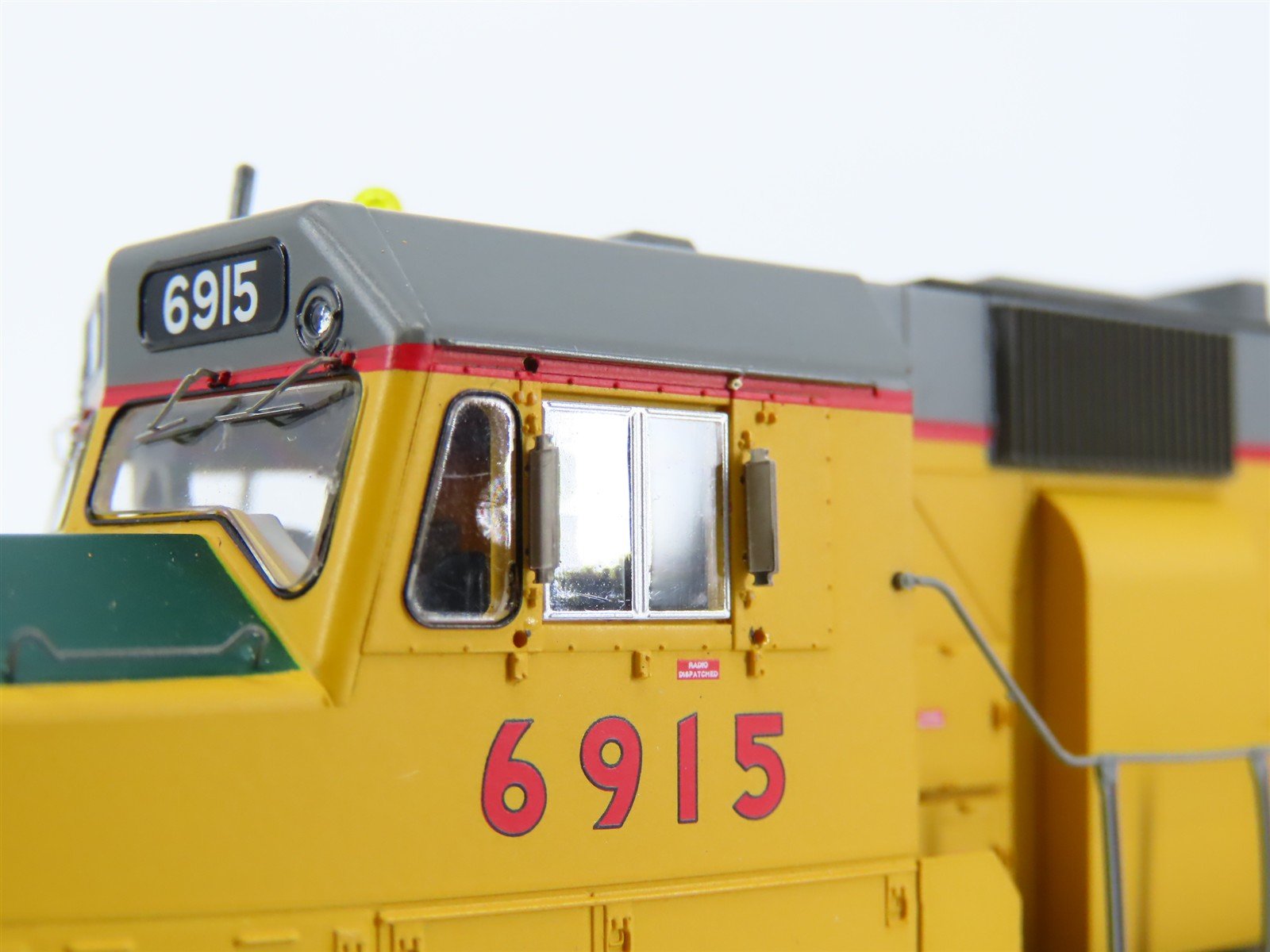 HO Athearn Genesis G69552 UP Union Pacific DDA40X Diesel #6915 w/ DCC & Sound