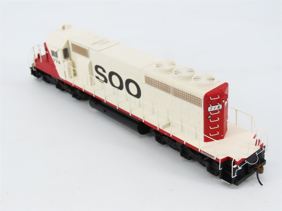 HO Scale Athearn ATH16718 SOO Line EMD SD40-2 Diesel #774 w/ DCC &amp; Sound