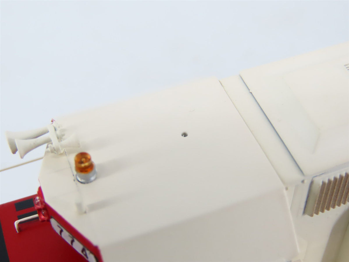 HO Scale Athearn ATH16718 SOO Line EMD SD40-2 Diesel #774 w/ DCC &amp; Sound