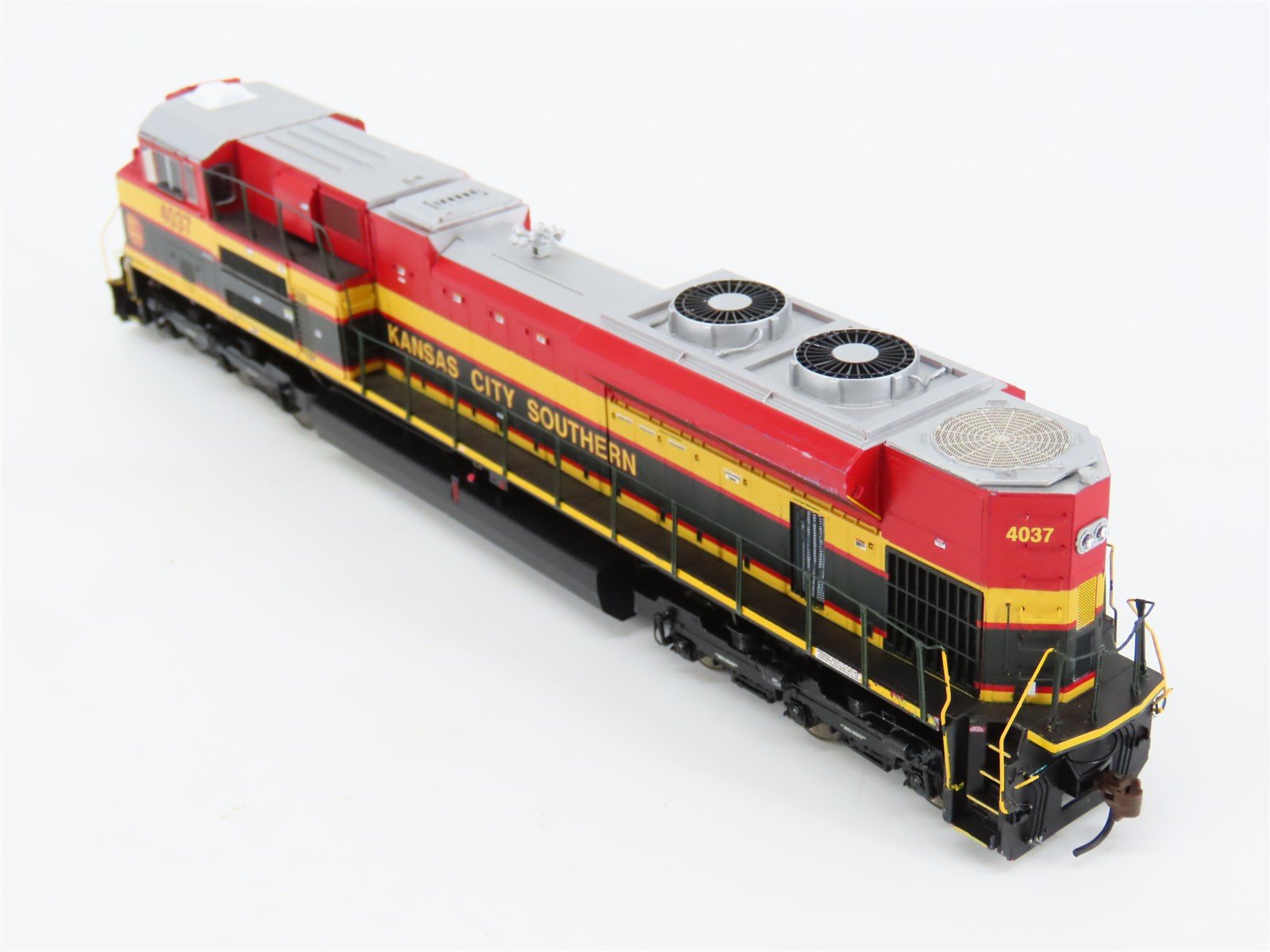 HO Scale Athearn KCS Kansas City Southern EMD SD70ACe Diesel #4037 w/DCC & Sound